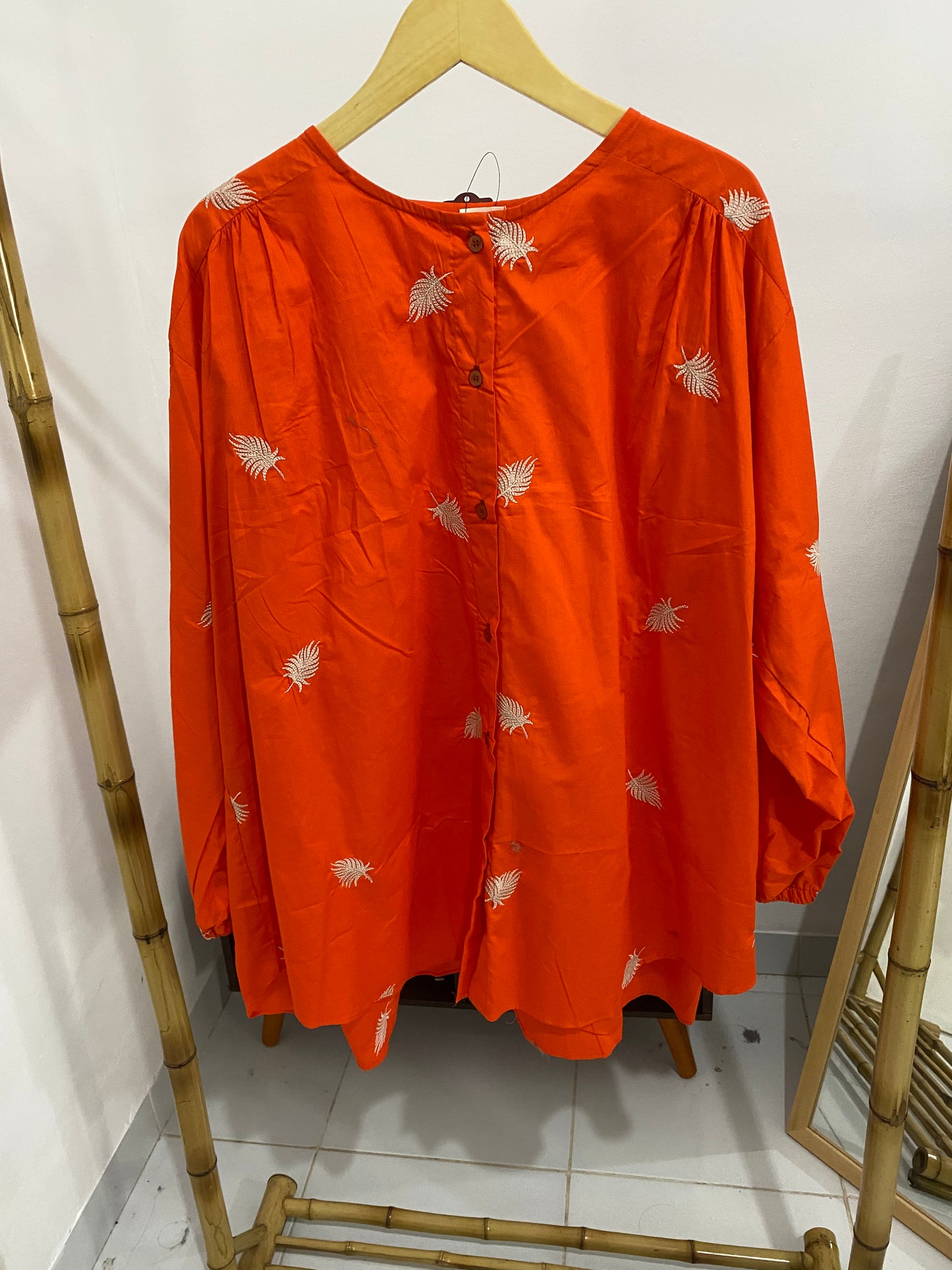 Kemeja Bordir Orange Jumbo