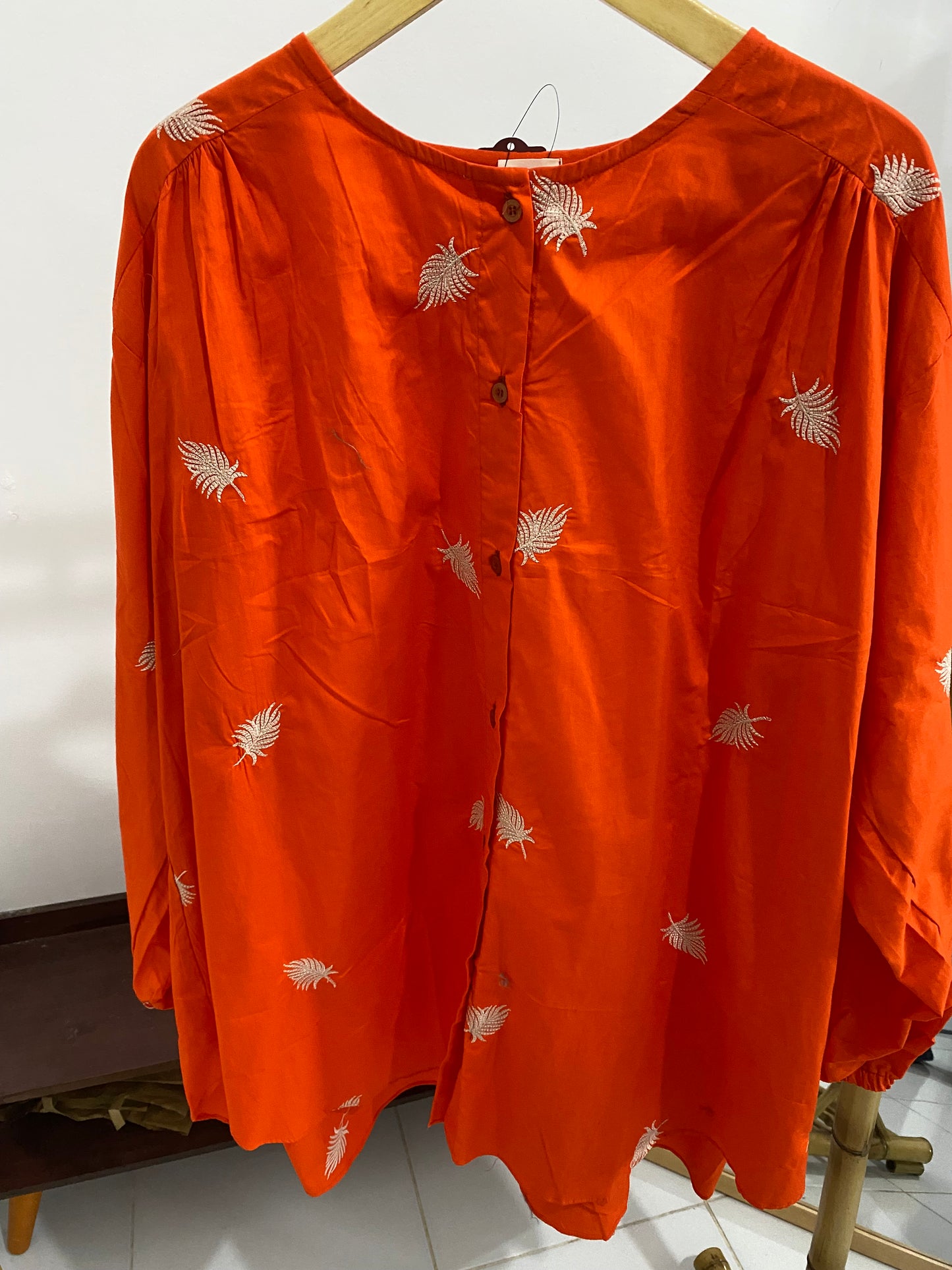 Kemeja Bordir Orange Jumbo