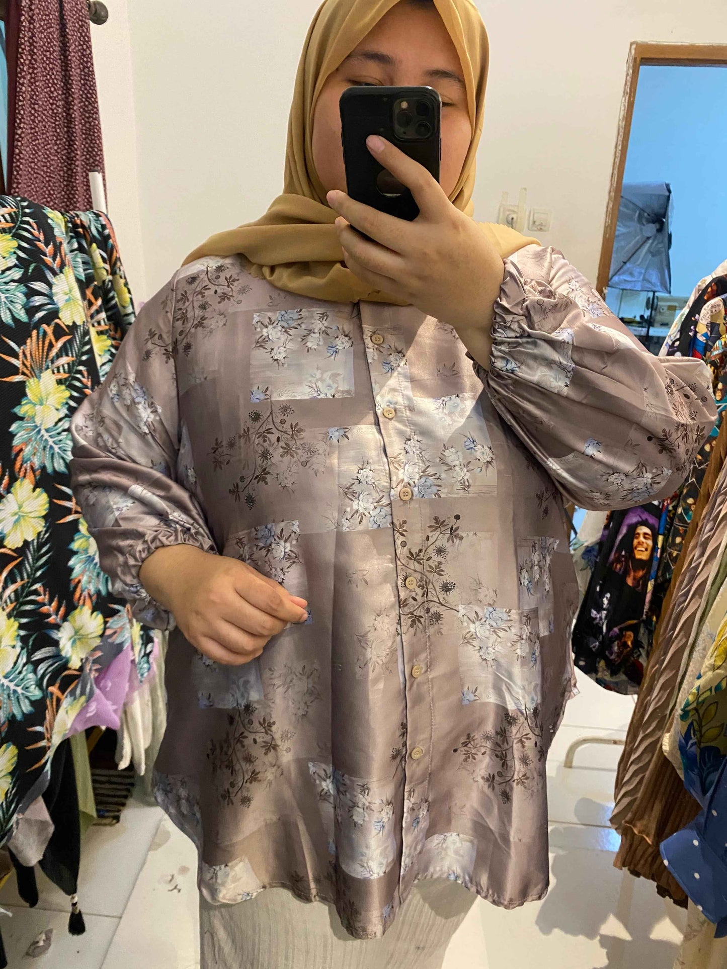 Yomi Official - Kemeja Santorini | Flower Luxury