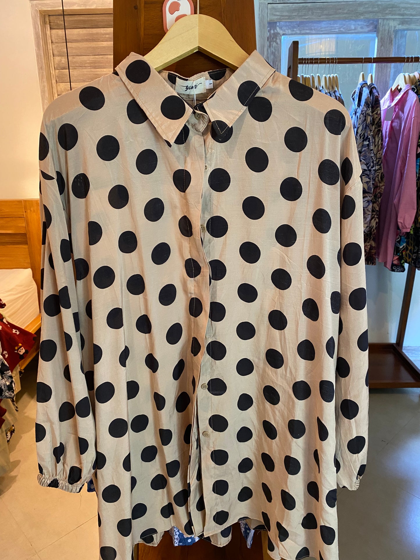 KEMEJA POLKADOT CREAM