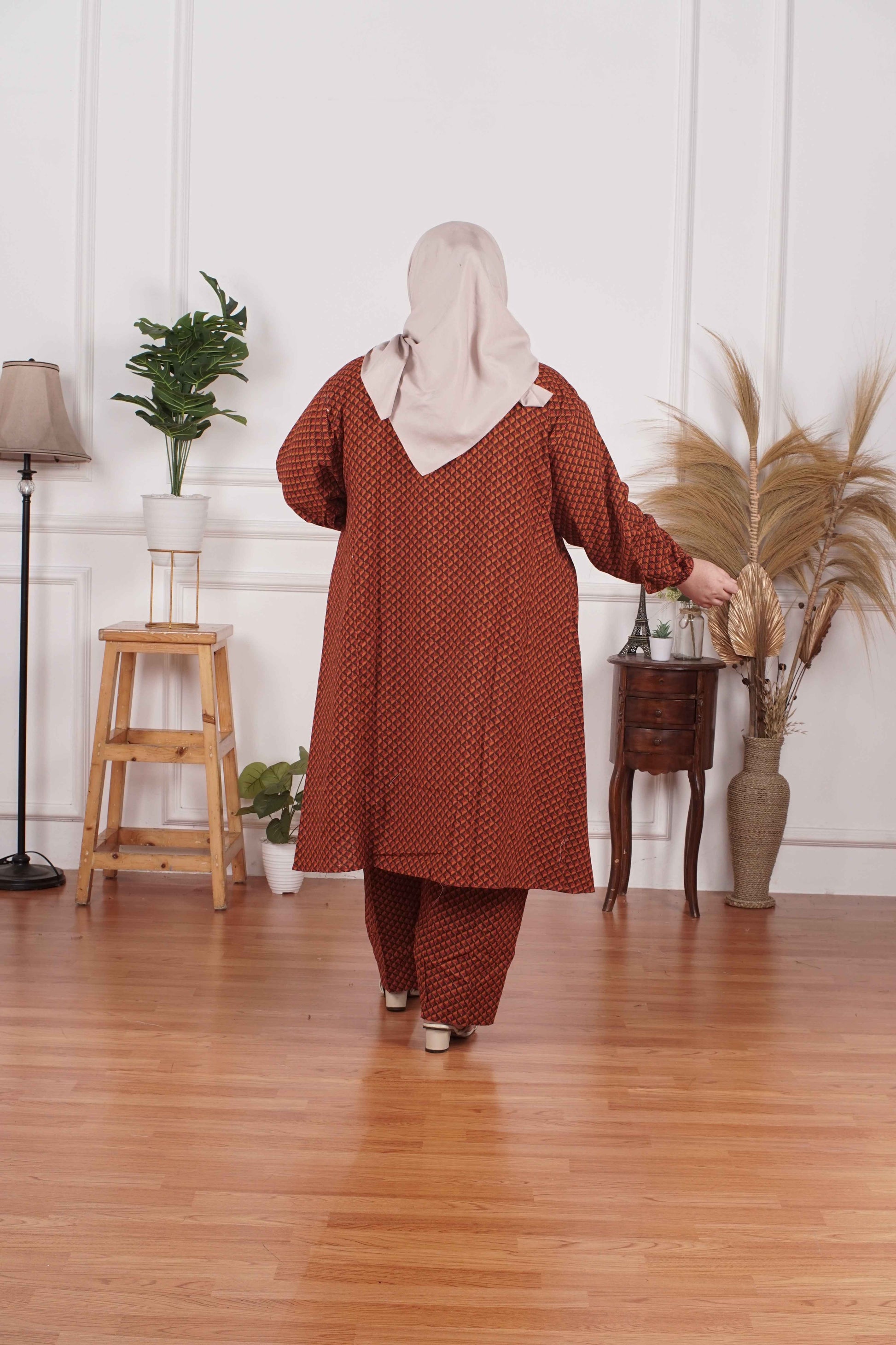 Yomi Official - Tunic Suit Yura | Setelan Tunik Slit Teracotta Dots