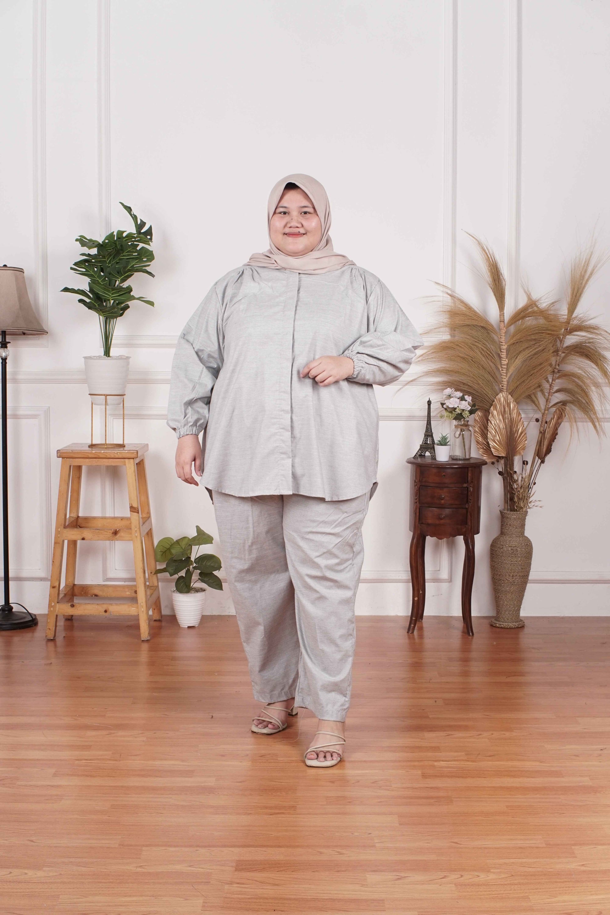 Yomi Official - Ayumi Set | Oneset Kemeja Abu muda