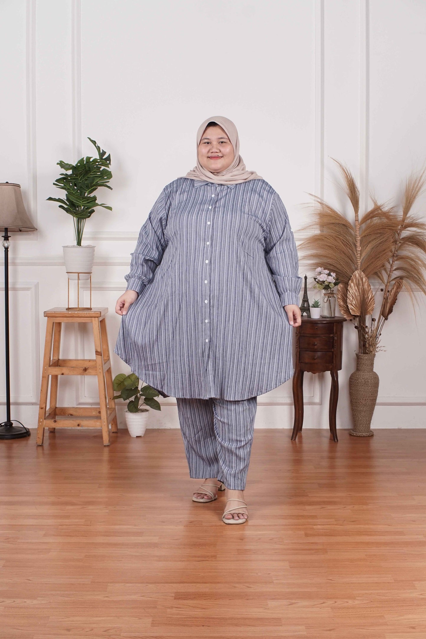 Yomi Official - Tunic Suit Azura | Setelan Tunik Grey Denim Shape