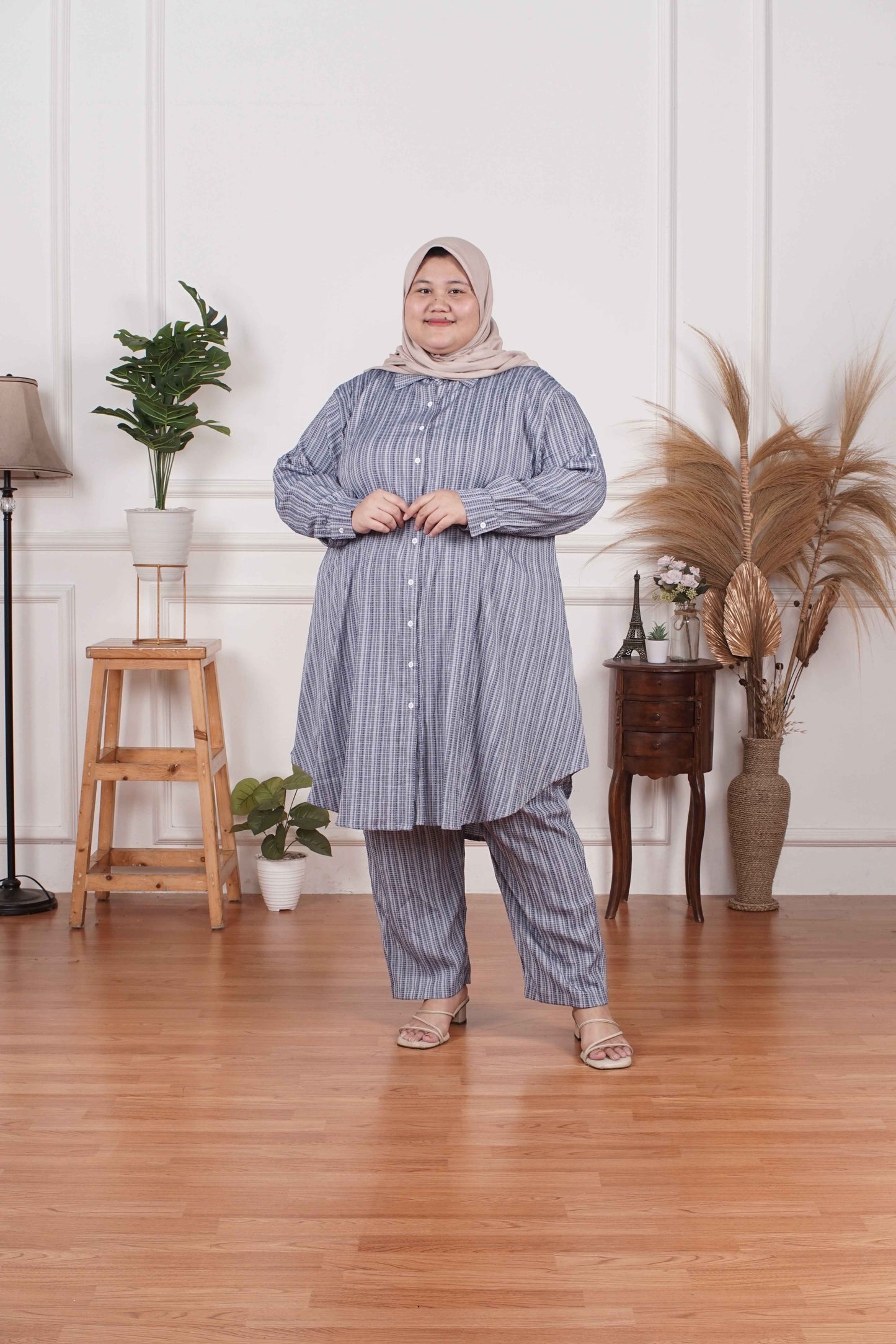 Yomi Official - Tunic Suit Azura | Setelan Tunik Grey Denim Shape