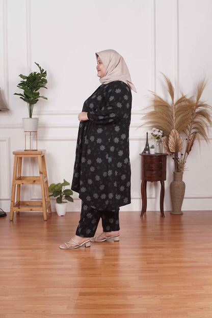 Yomi Official - Tunic Suit Yura | Setelan Tunik Slit Black Flowers