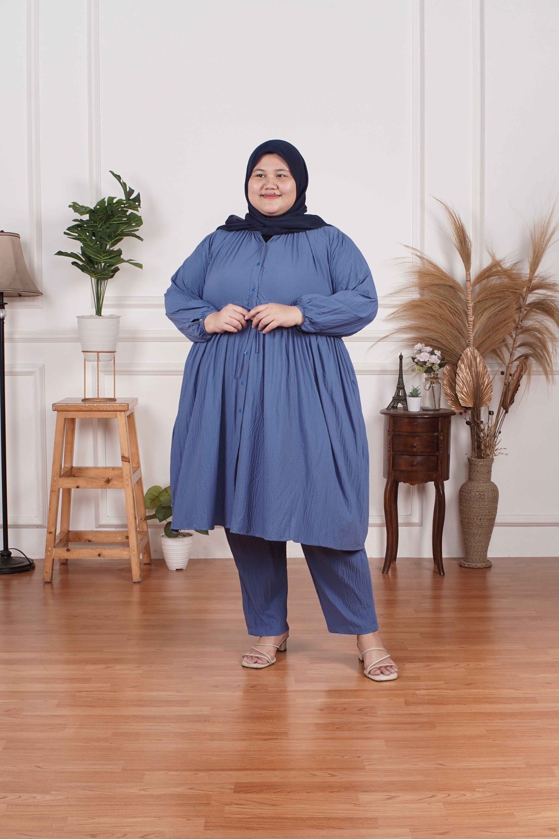 Yomi Official - Tunic Suit Emalia | Setelan Tunik Serut Blue Safir