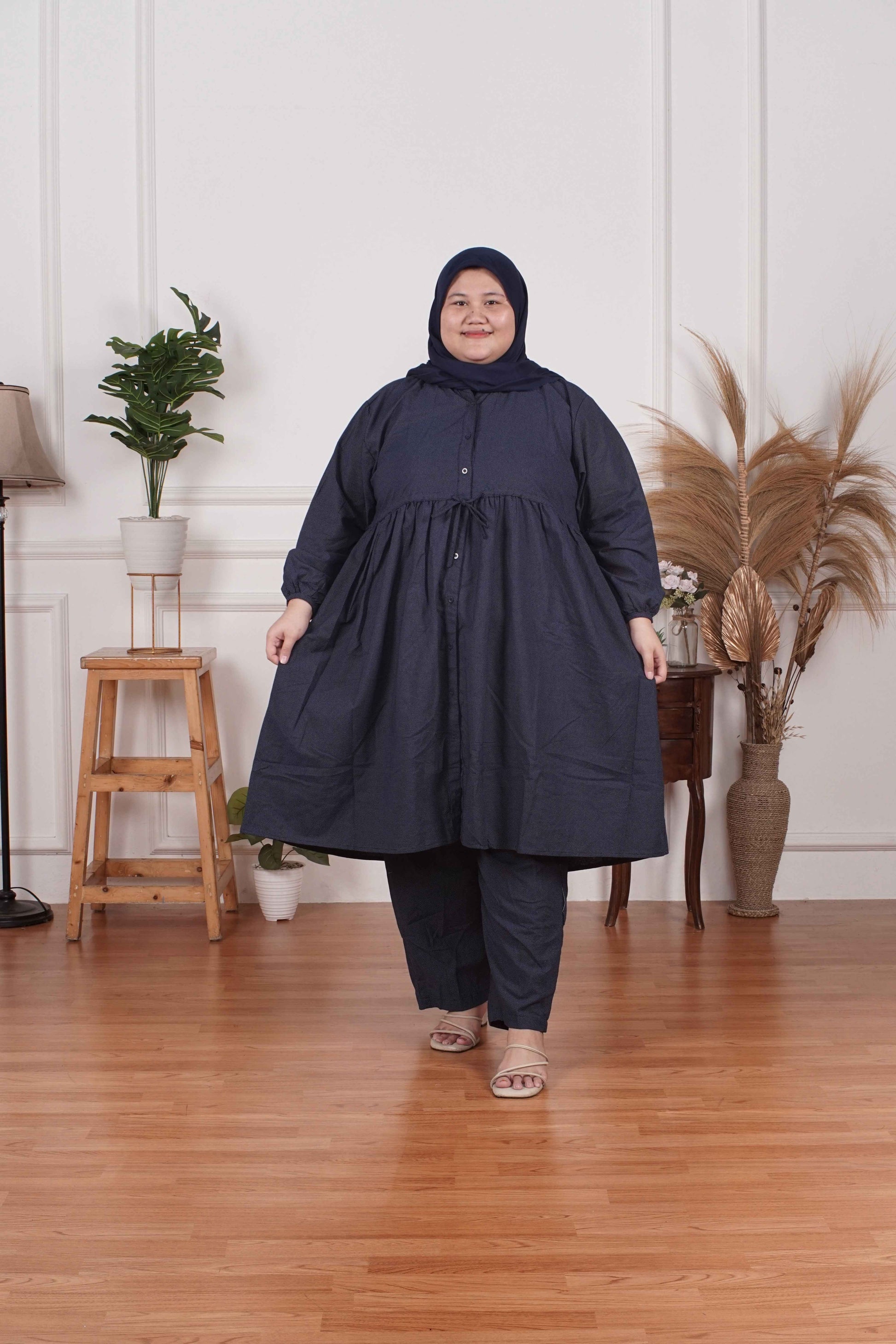 Yomi Official - Tunic Suit Ema - Setelan Tunik Serut Blue Jeans Dots