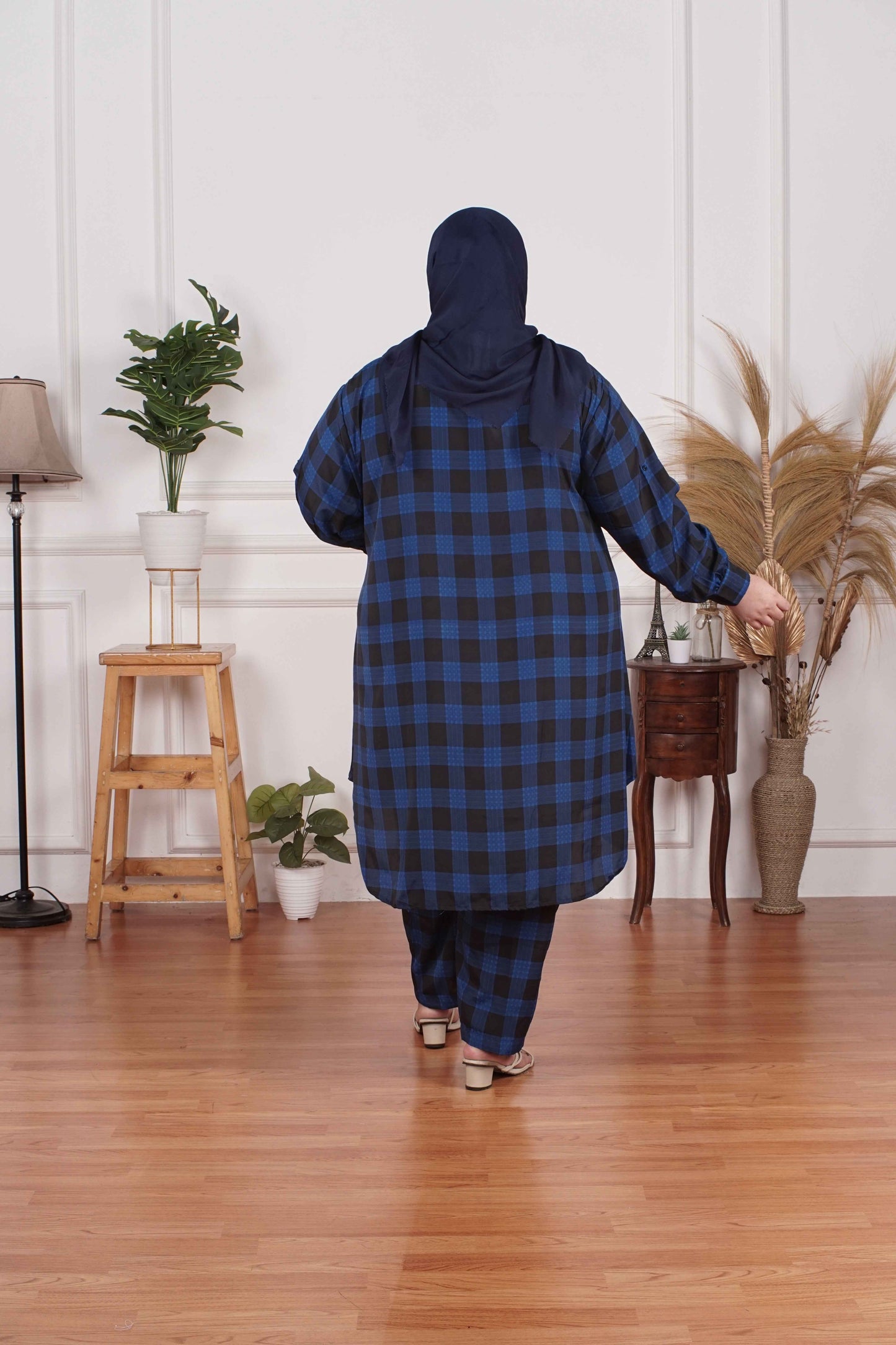 Yomi Official - Tunic Suit Azura | Setelan Tunik Kotak Biru Hitam