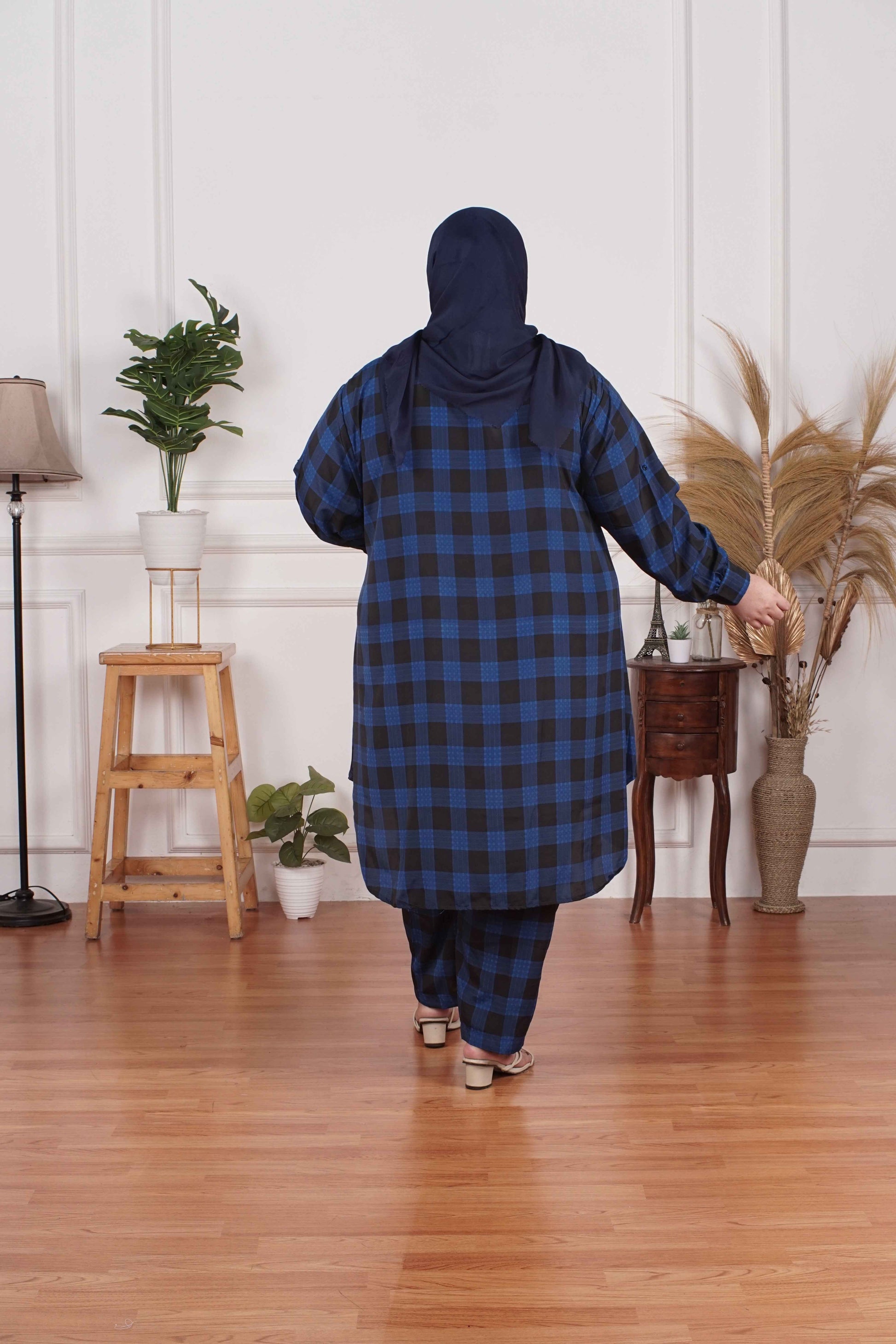 Yomi Official - Tunic Suit Azura | Setelan Tunik Kotak Biru Hitam