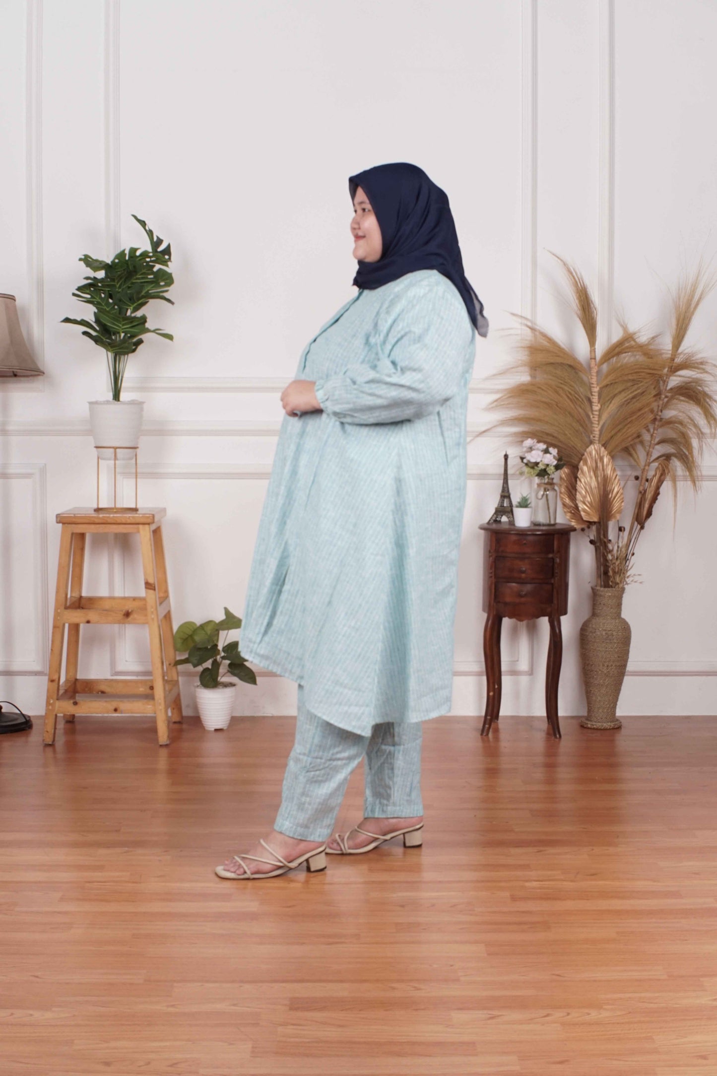 Yomi Official - Tunic Suit Yura | Setelan Tunik Slit Blue Bangkok