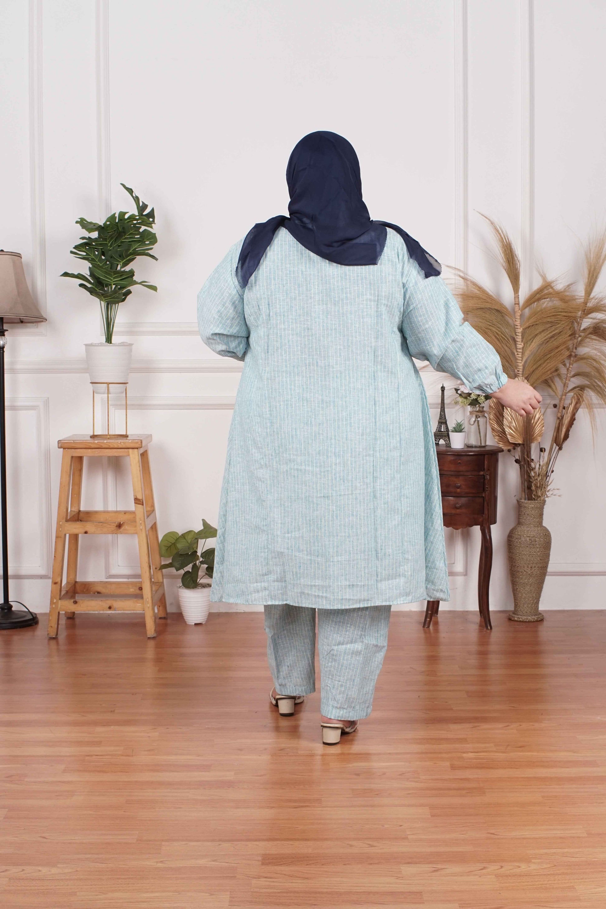 Yomi Official - Tunic Suit Yura | Setelan Tunik Slit Blue Bangkok