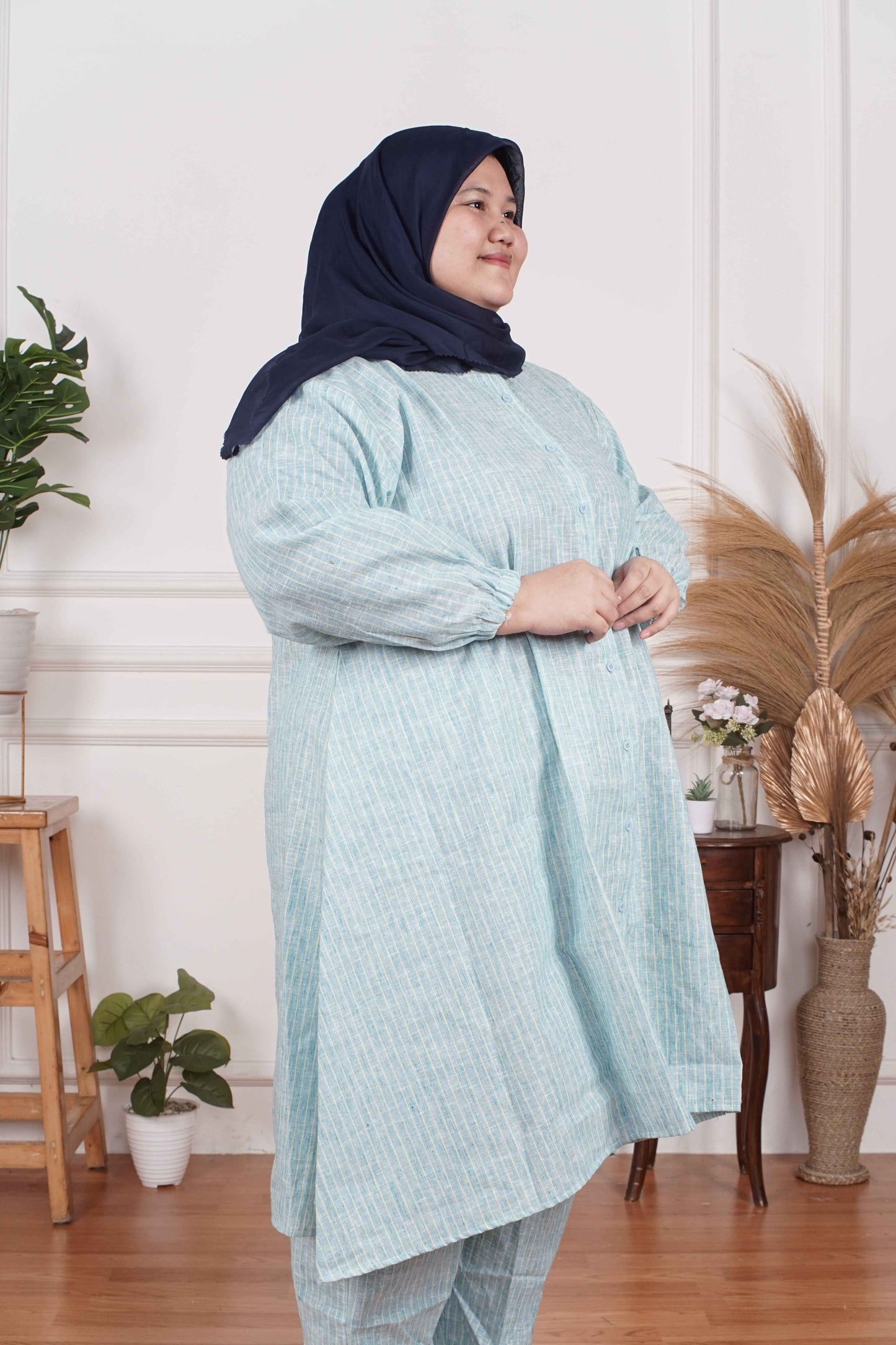 Yomi Official - Tunic Suit Yura | Setelan Tunik Slit Blue Bangkok
