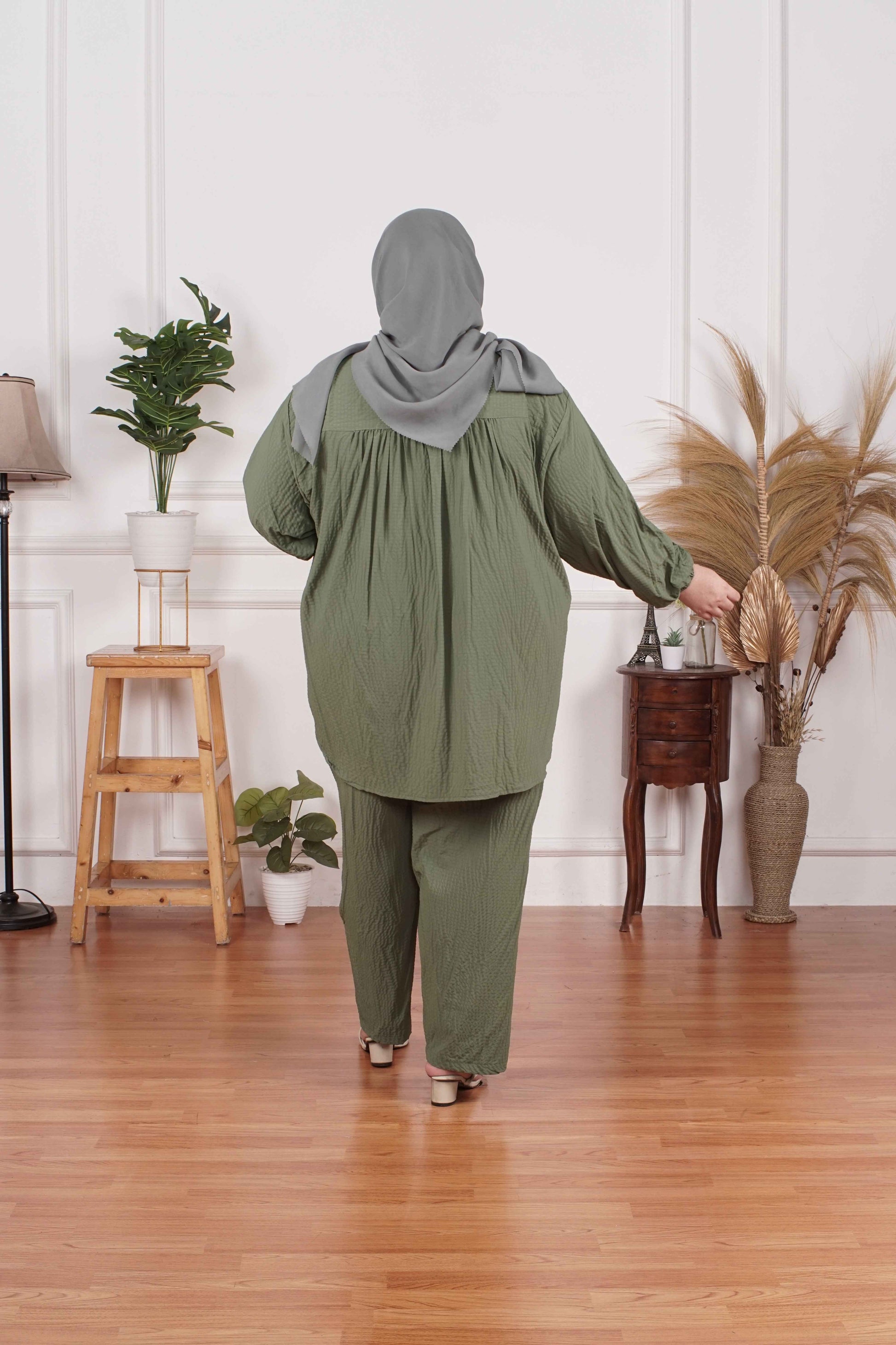 Yomi Official - Ayumi Set | Oneset Kemeja Olive