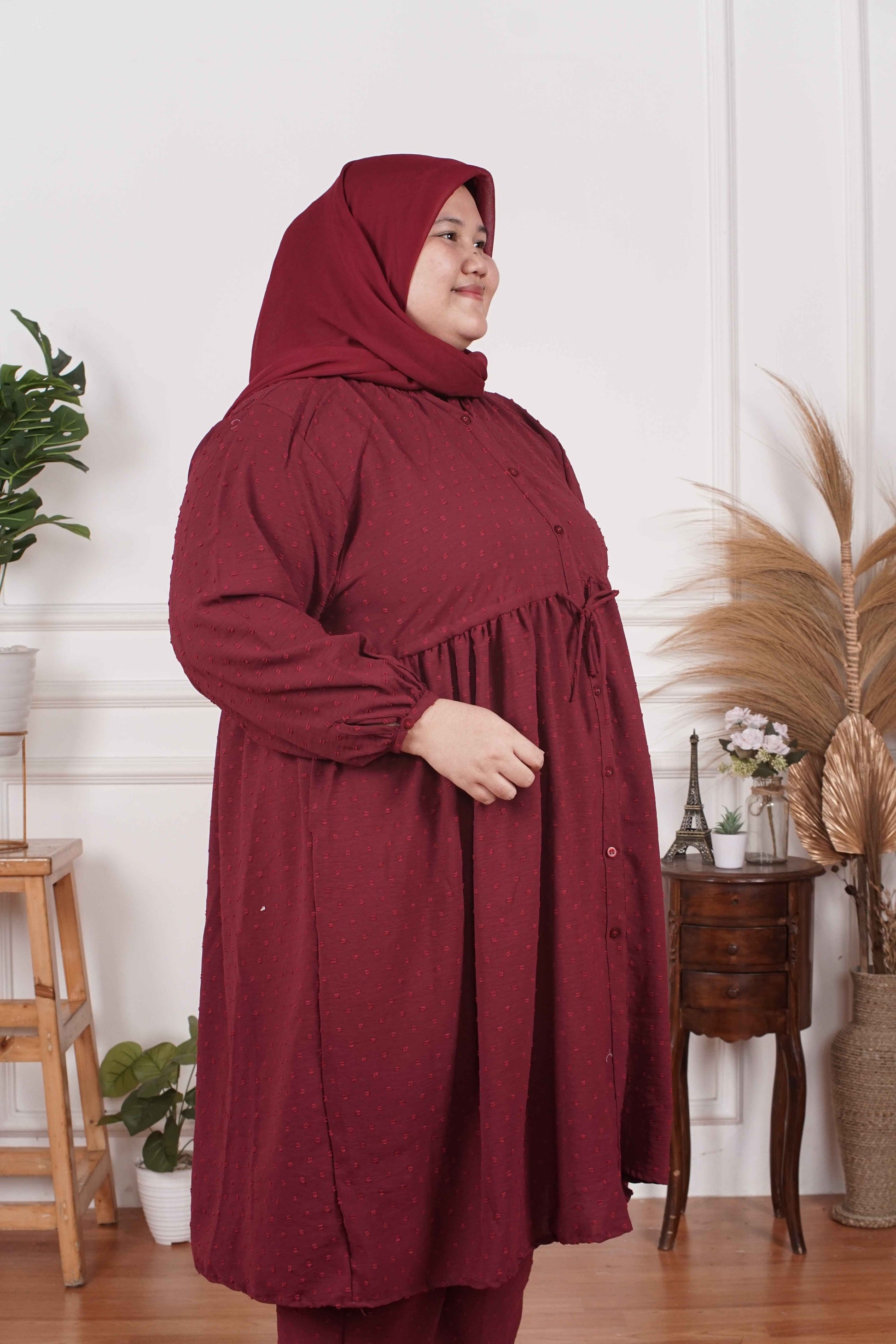 Yomi Official - Tunic Suit Emalia | Setelan Tunik Serut Maroon