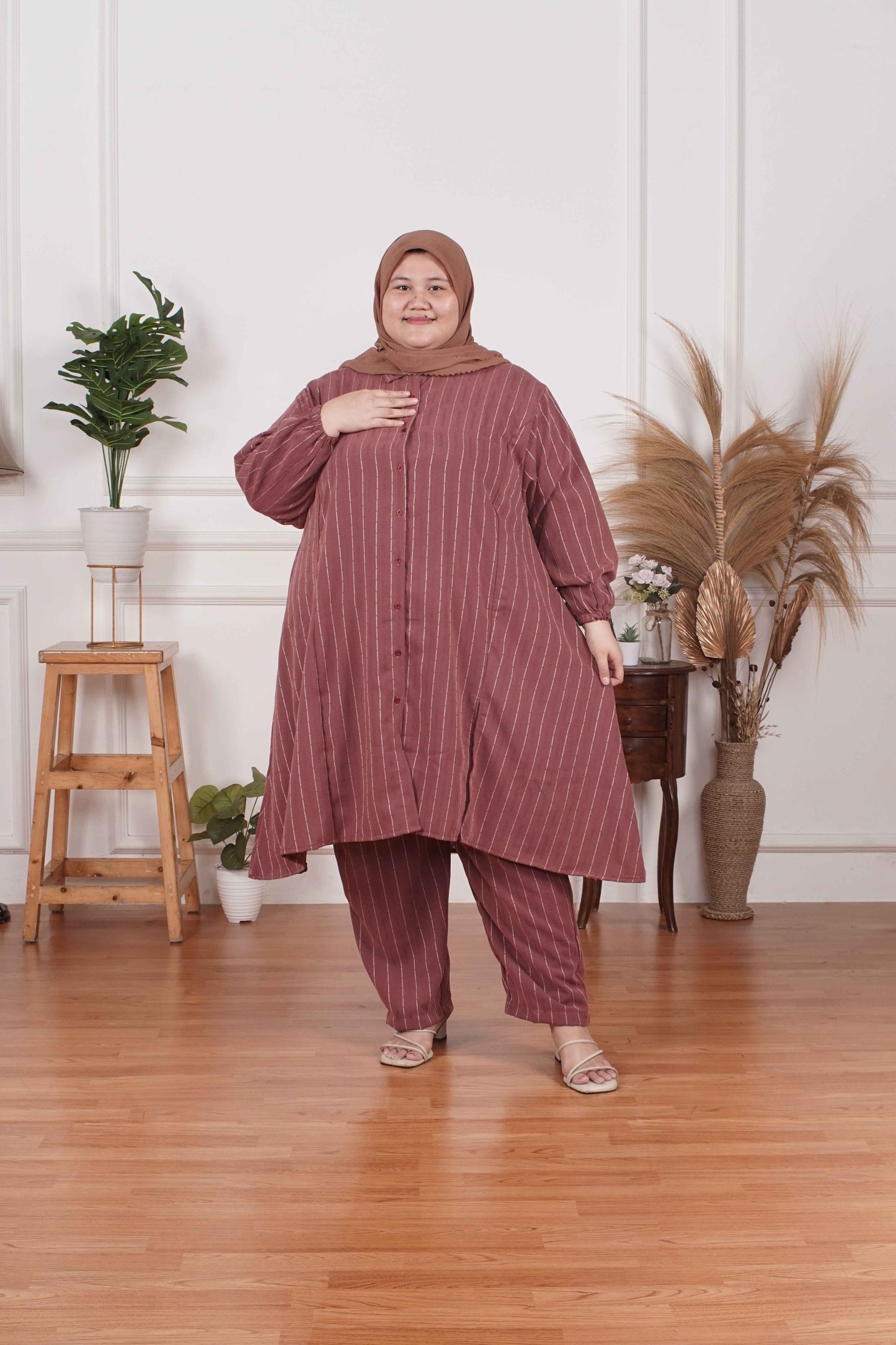 Yomi Official - Tunic Suit Yura | Setelan Tunik Slit Pink Blush