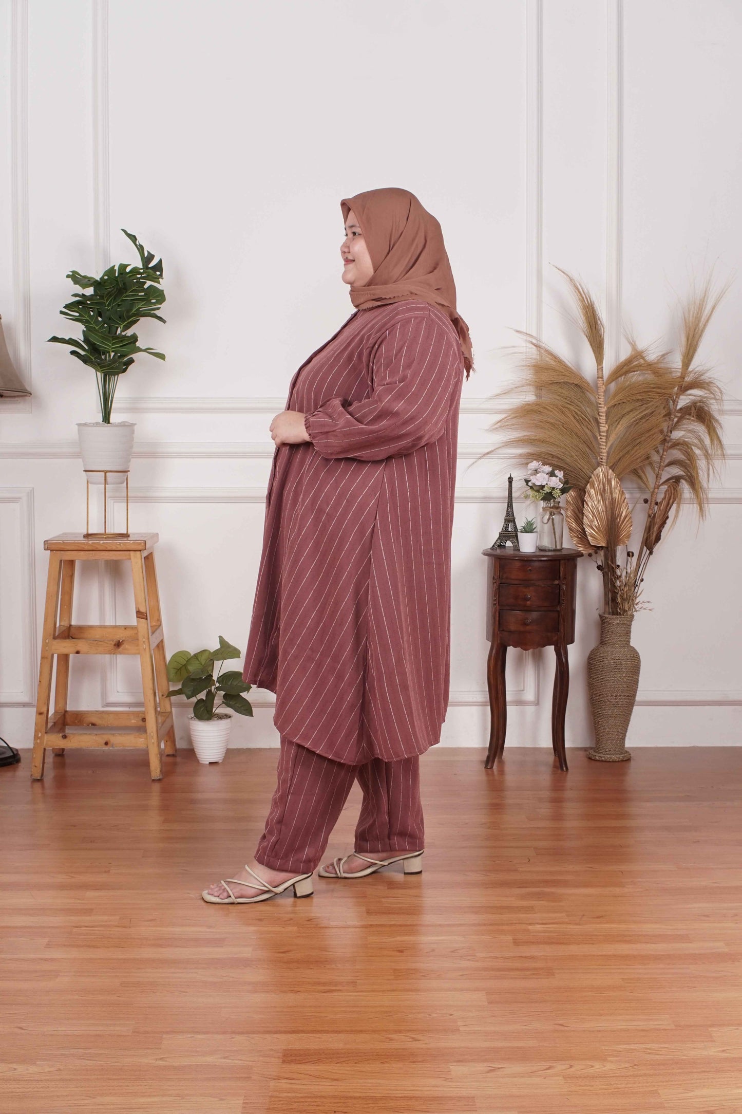 Yomi Official - Tunic Suit Yura | Setelan Tunik Slit Pink Blush