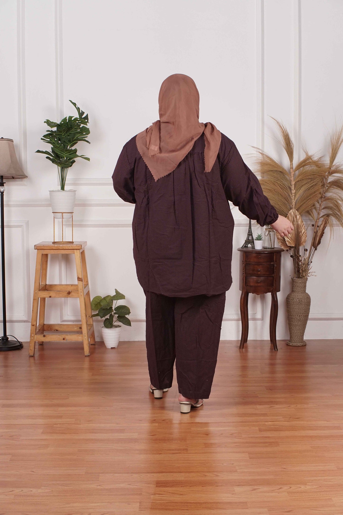 Yomi Official - Ayumi Set | Oneset Kemeja Abtrak Cappucino