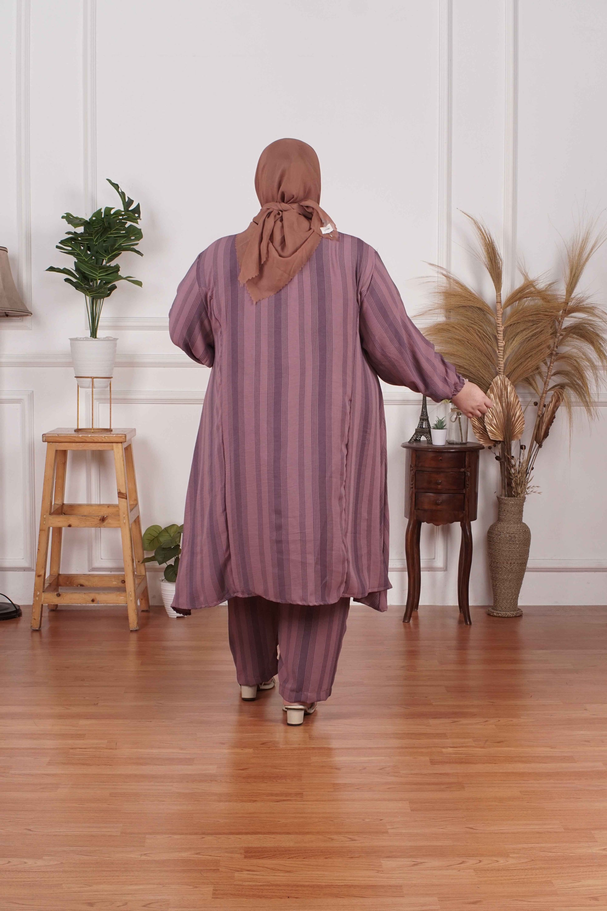 Yomi Official - Tunic Suit Yura | Setelan Tunik Slit Stripe Taro