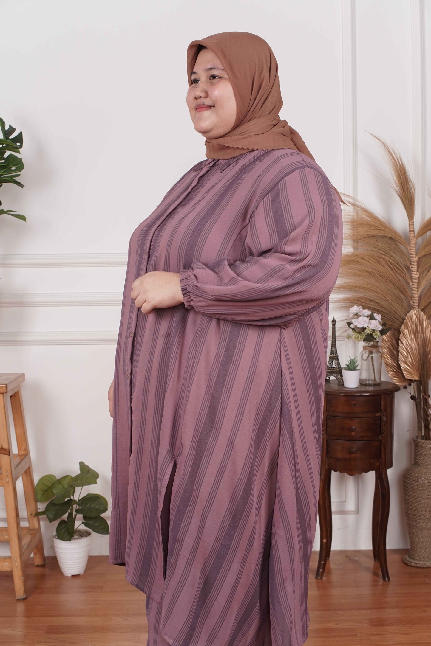 Yomi Official - Tunic Suit Yura | Setelan Tunik Slit Stripe Taro