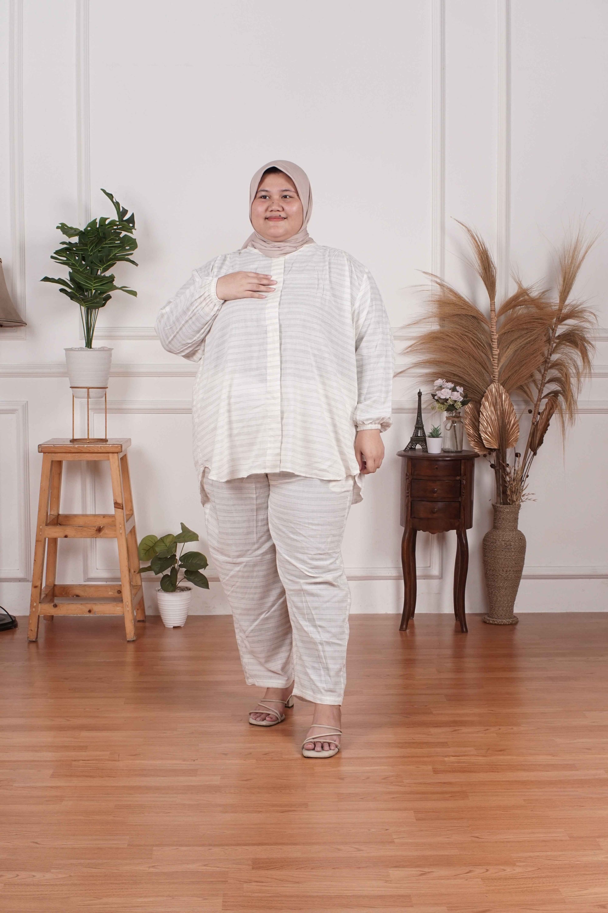 Yomi Official - Ayumi Set | Oneset Kemeja Stripe Nude