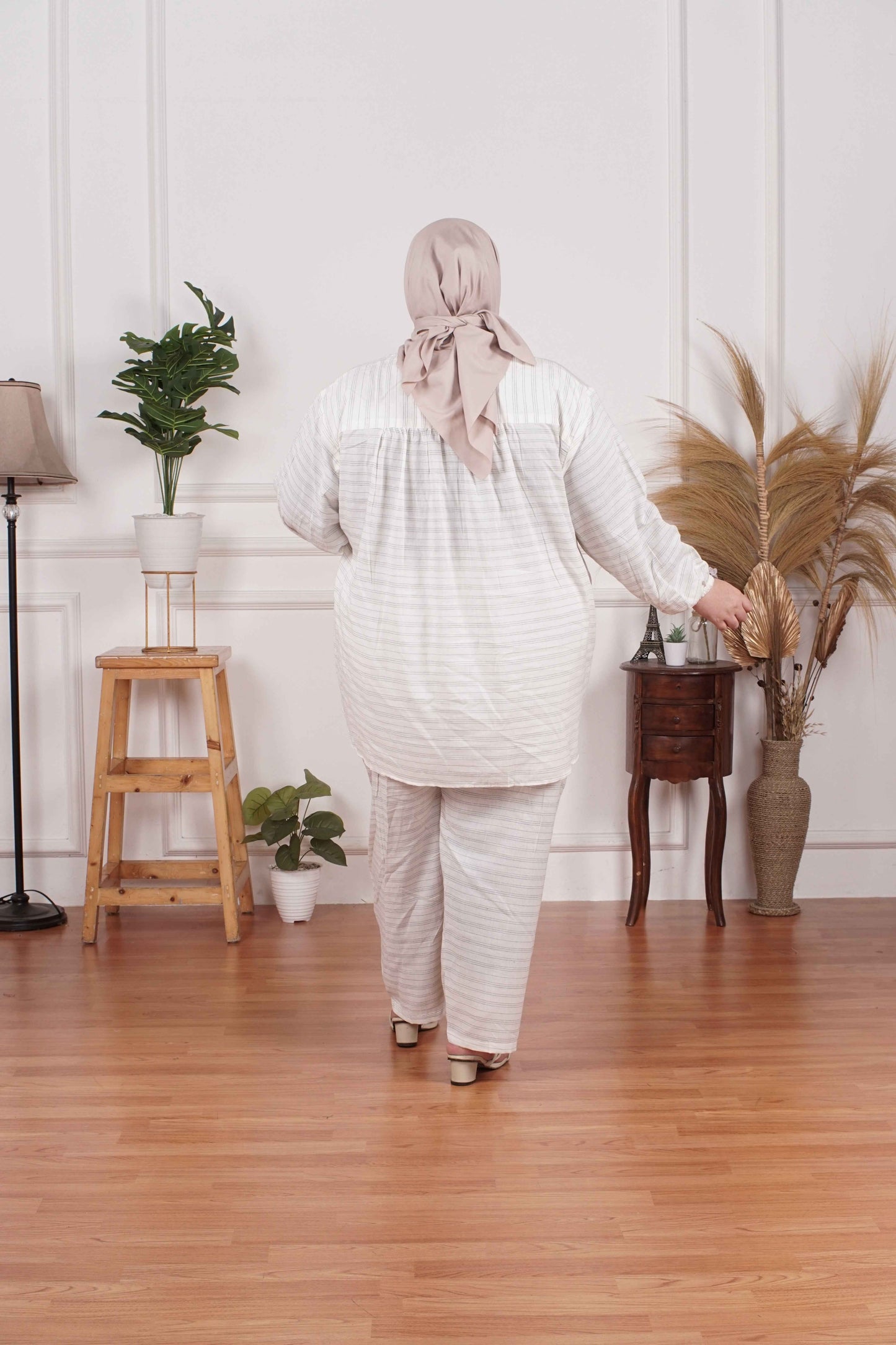 Yomi Official - Ayumi Set | Oneset Kemeja Stripe Nude