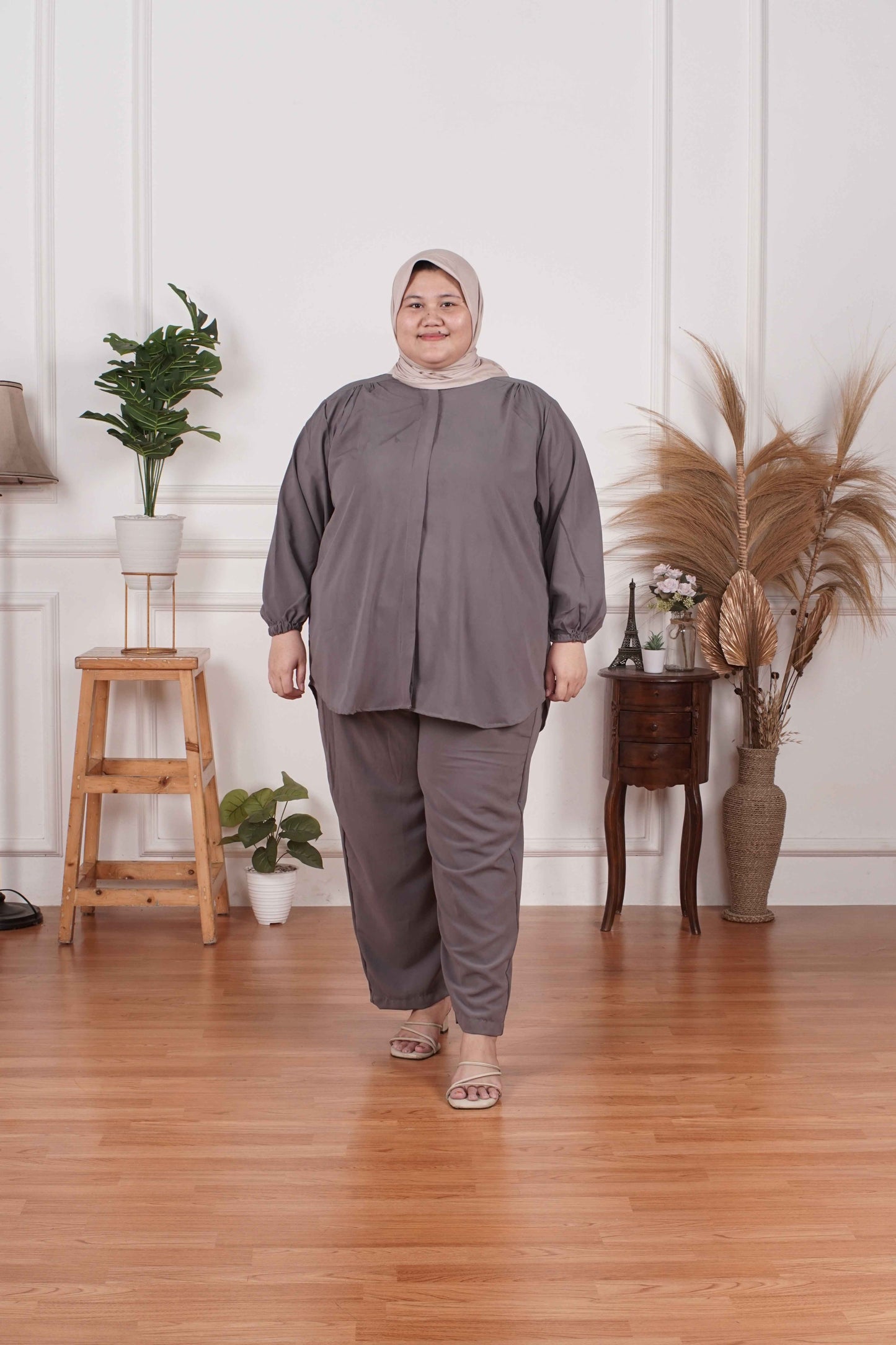 Yomi Official - Ayumi Set | Oneset Kemeja Basic Grey