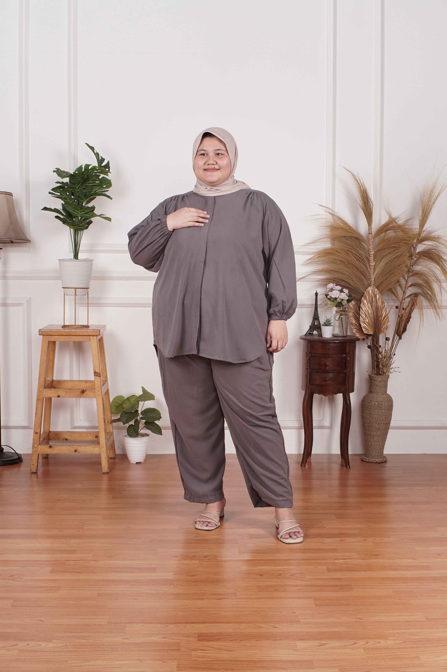 Yomi Official - Ayumi Set | Oneset Kemeja Basic Grey