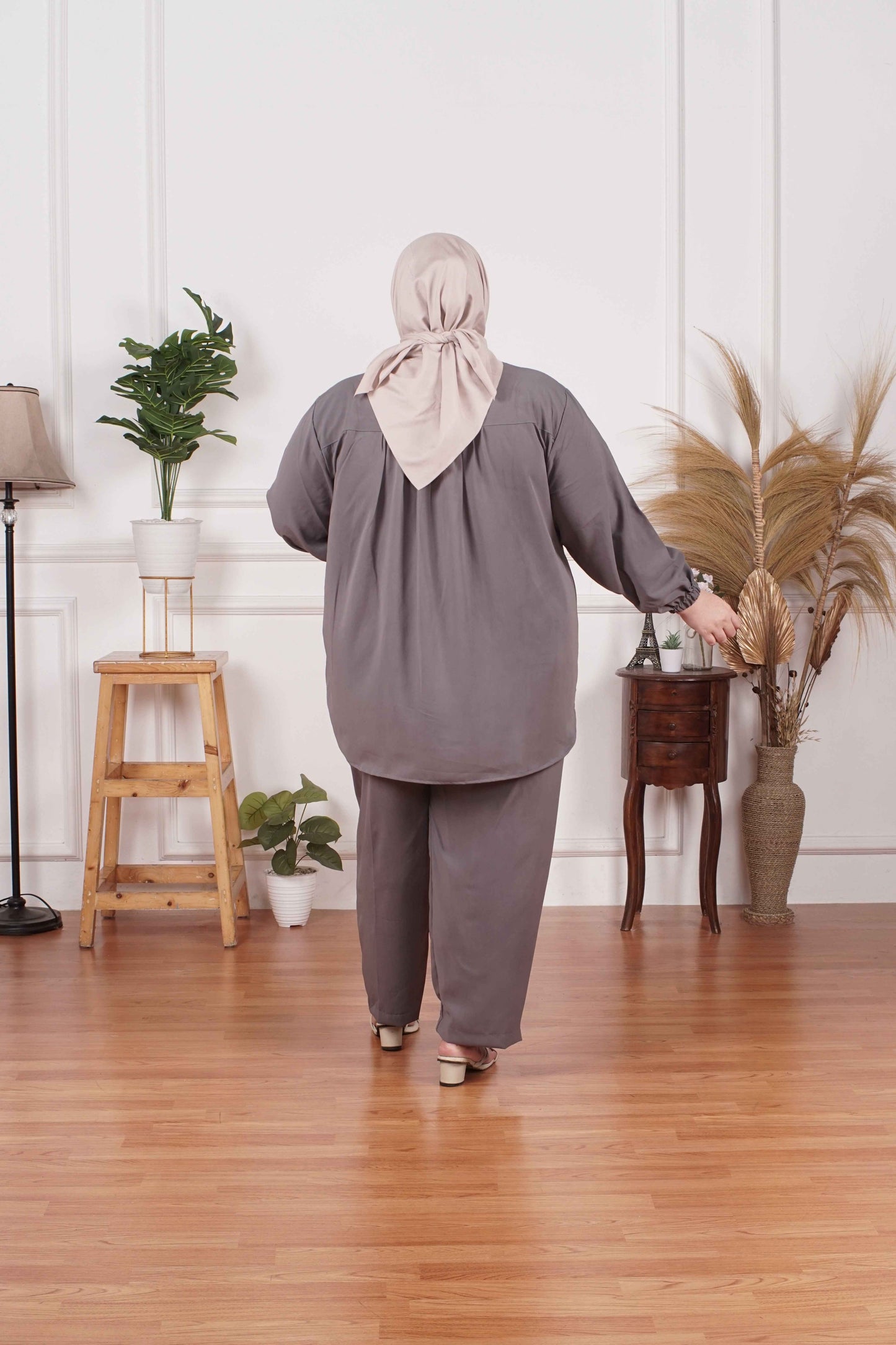 Yomi Official - Ayumi Set | Oneset Kemeja Basic Grey