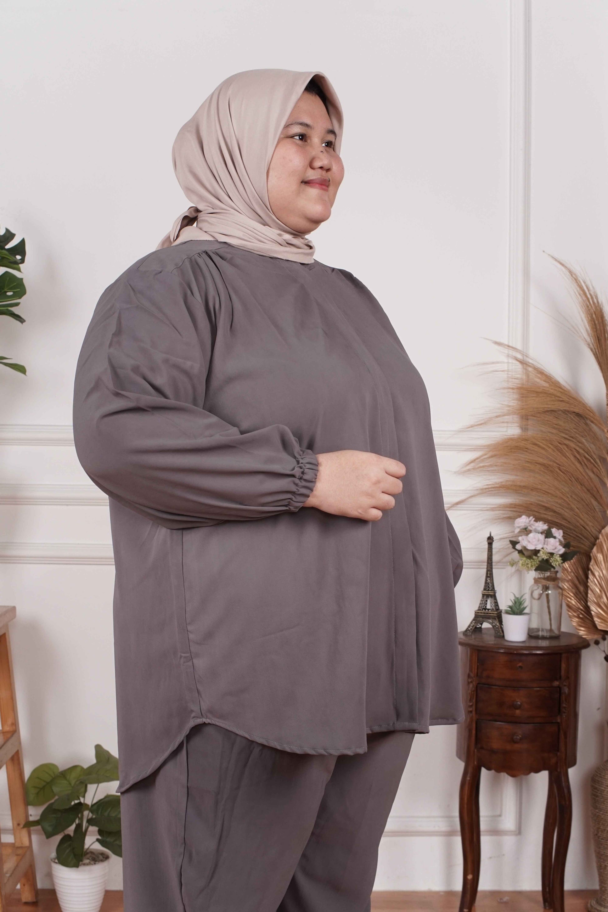 Yomi Official - Ayumi Set | Oneset Kemeja Basic Grey