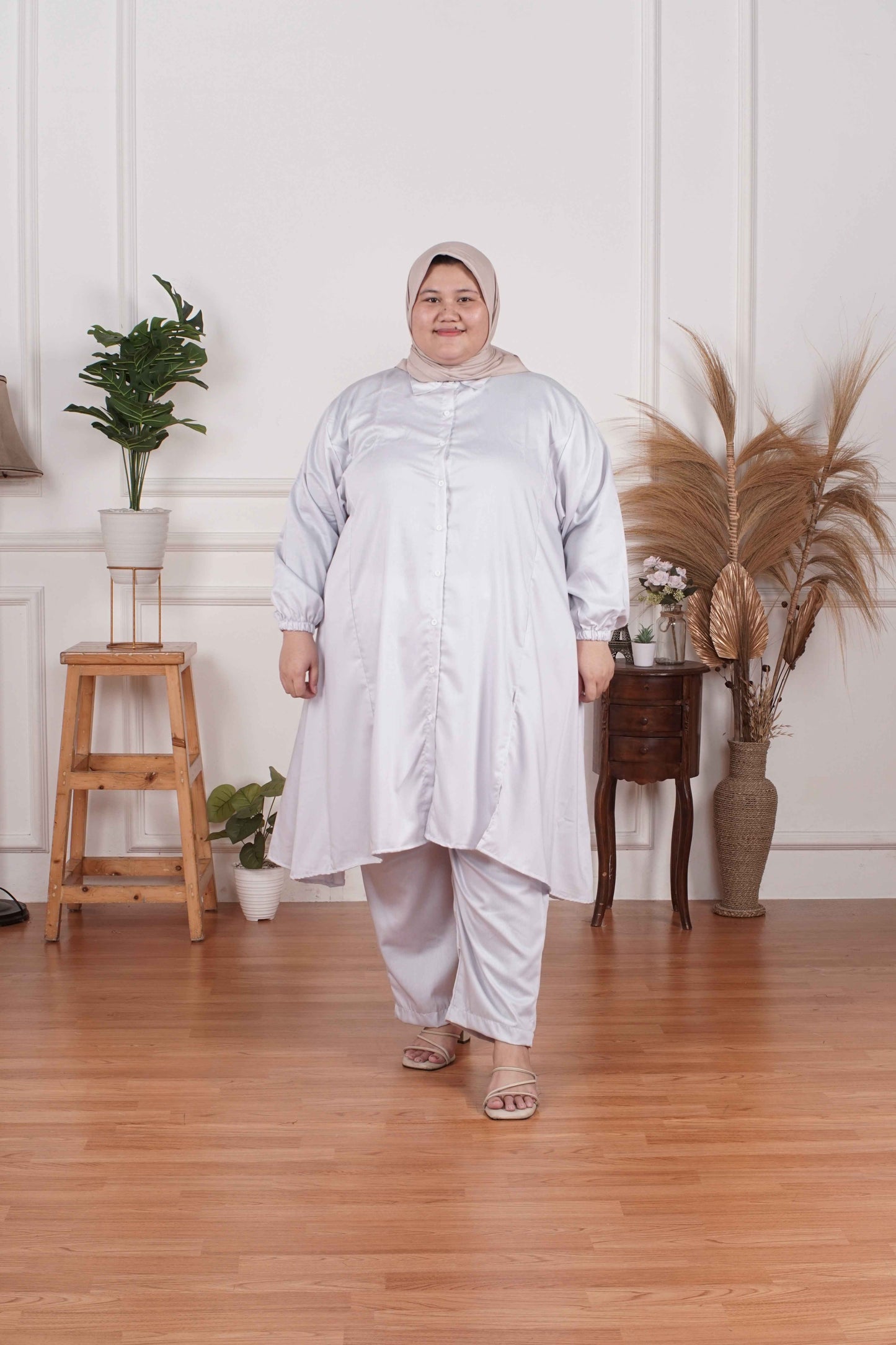 Yomi Official - Tunic Suit Yura | Setelan Tunik Slit Broken White Stripe