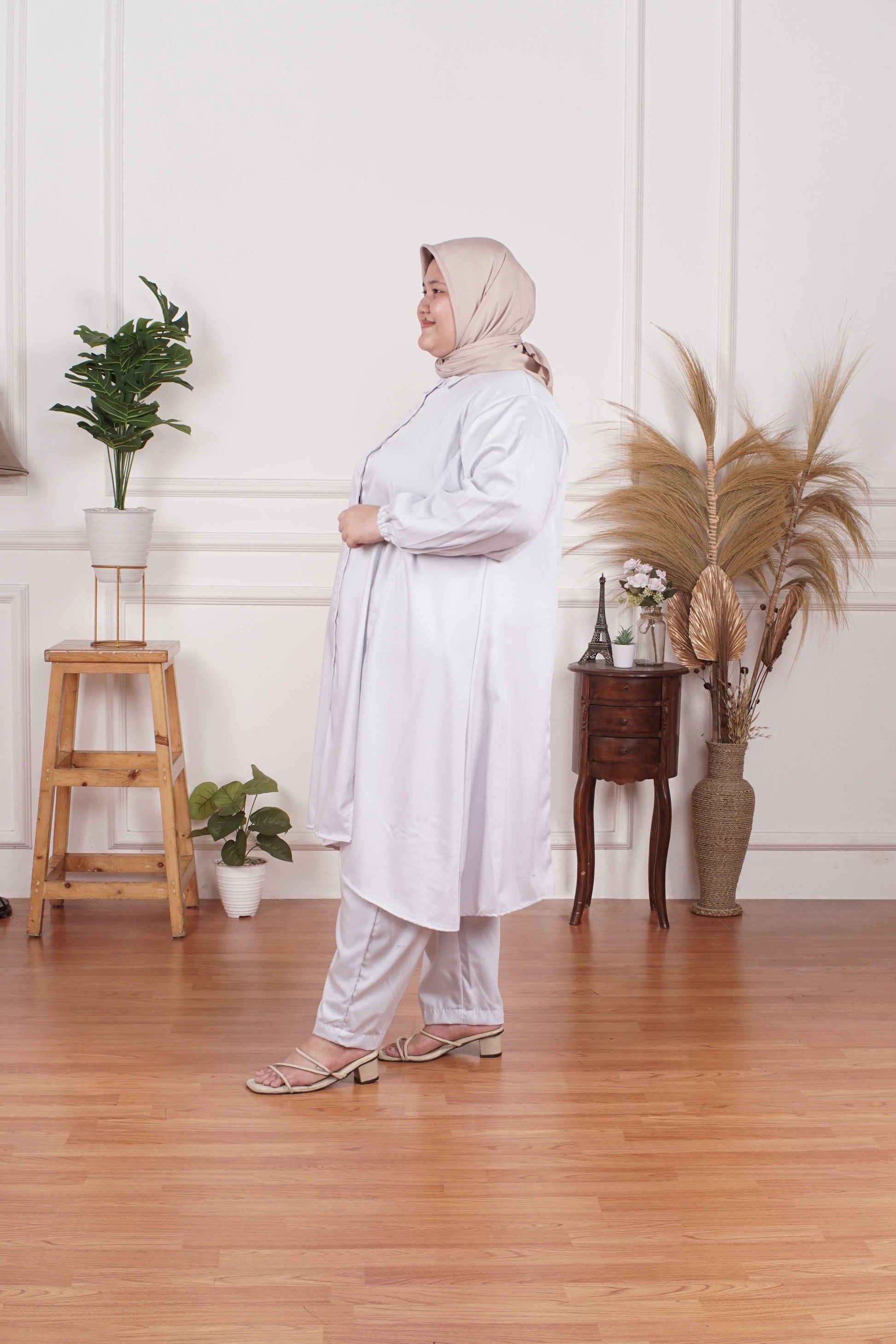 Yomi Official - Tunic Suit Yura | Setelan Tunik Slit Broken White Stripe