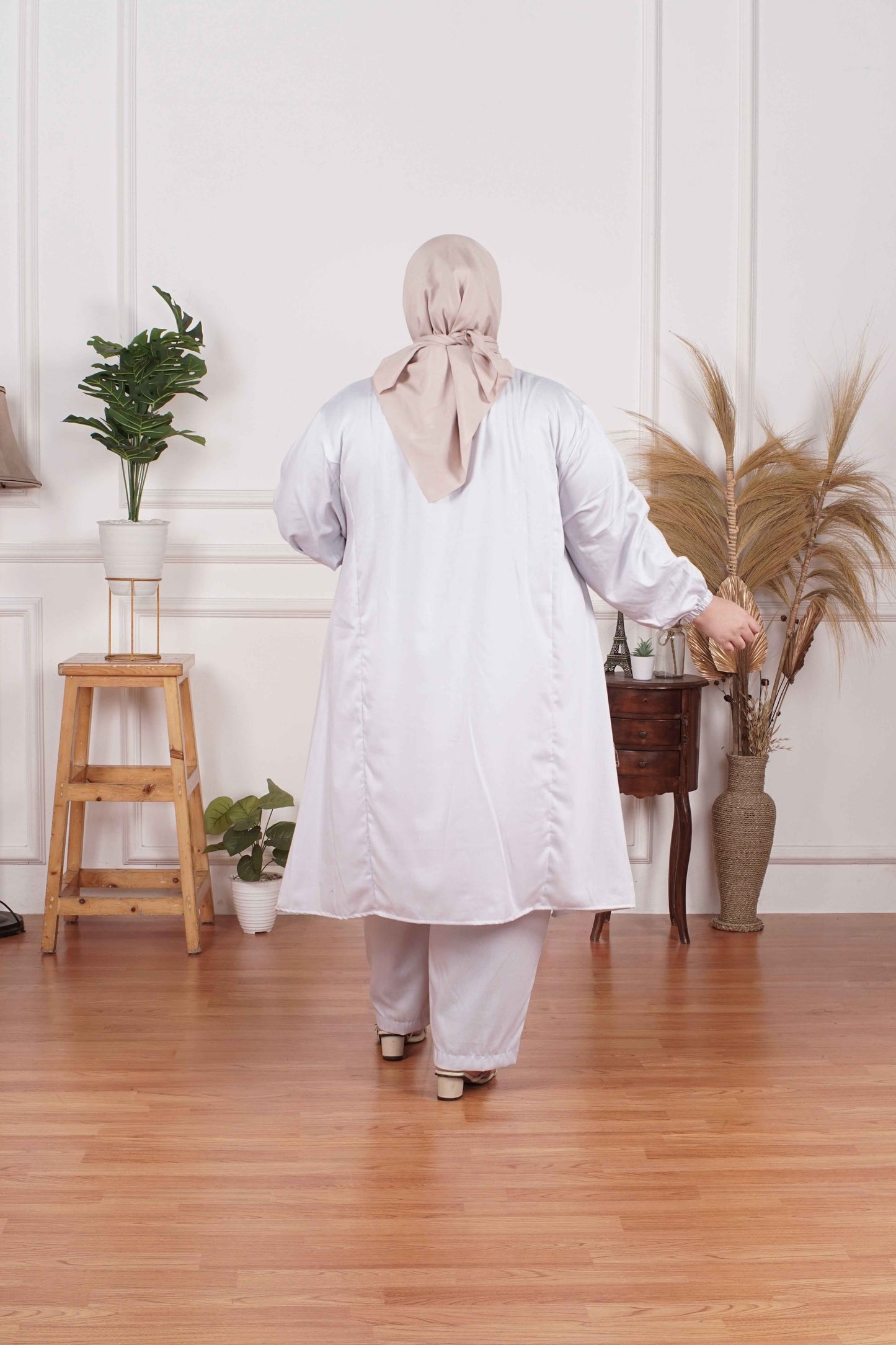 Yomi Official - Tunic Suit Yura | Setelan Tunik Slit Broken White Stripe