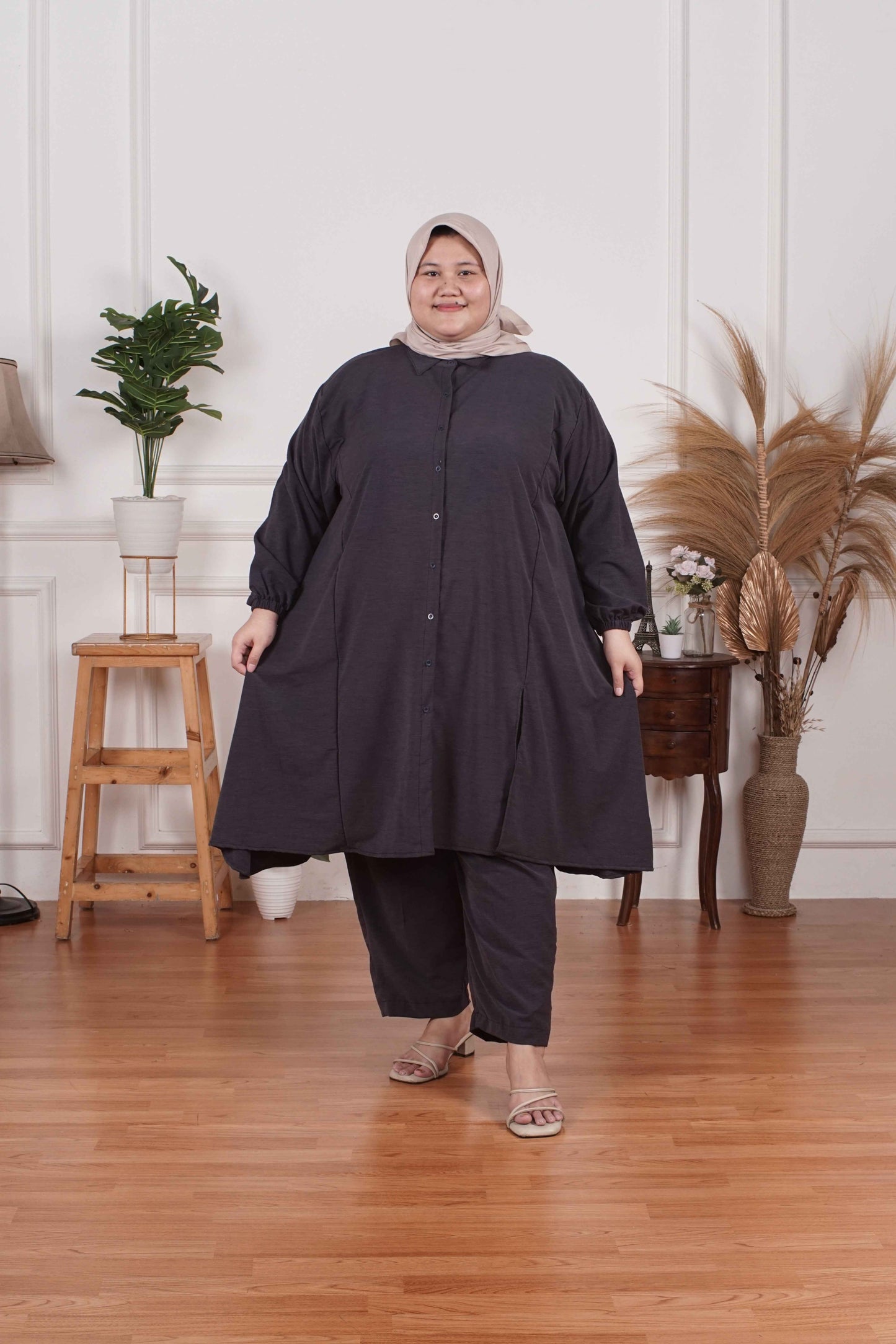 Yomi Official - Tunic Suit Yura | Setelan Tunik Slit Grey Navy