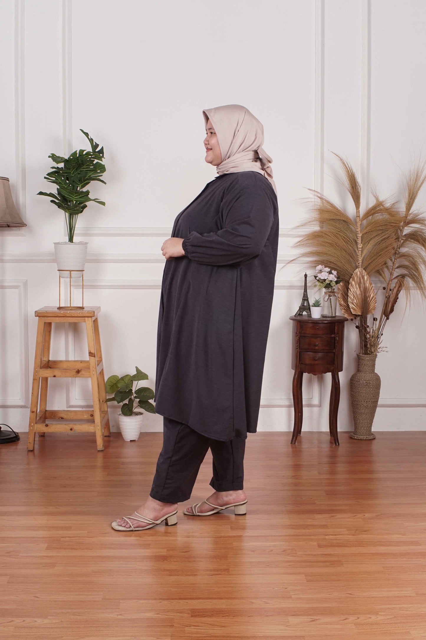 Yomi Official - Tunic Suit Yura | Setelan Tunik Slit Grey Navy