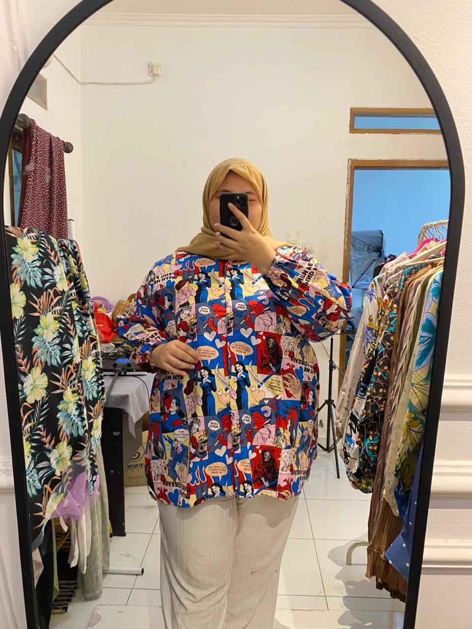 Yomi Official - Kemeja Katun VIP | Comic Adam