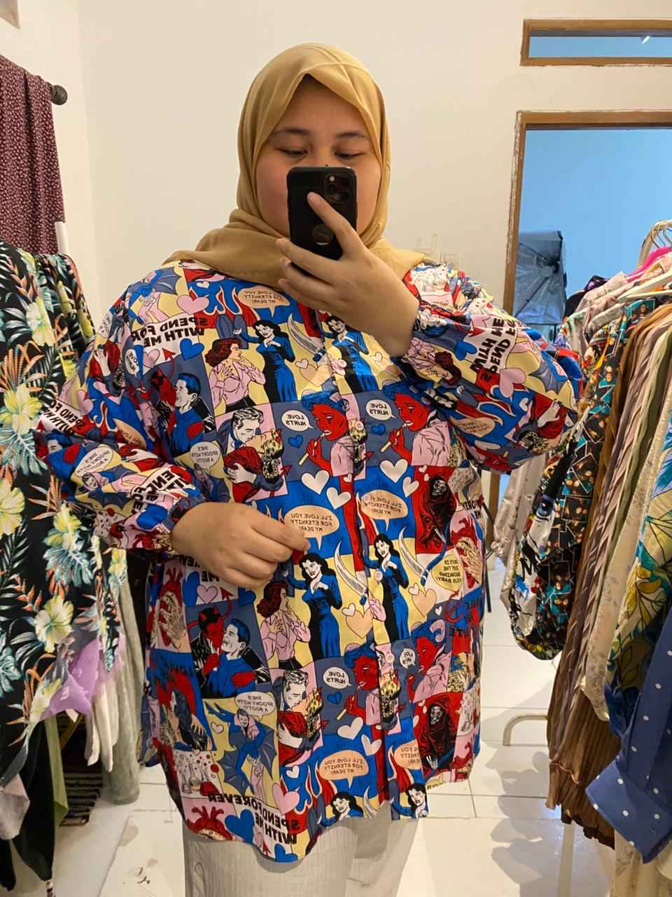 Yomi Official - Kemeja Katun VIP | Comic Adam