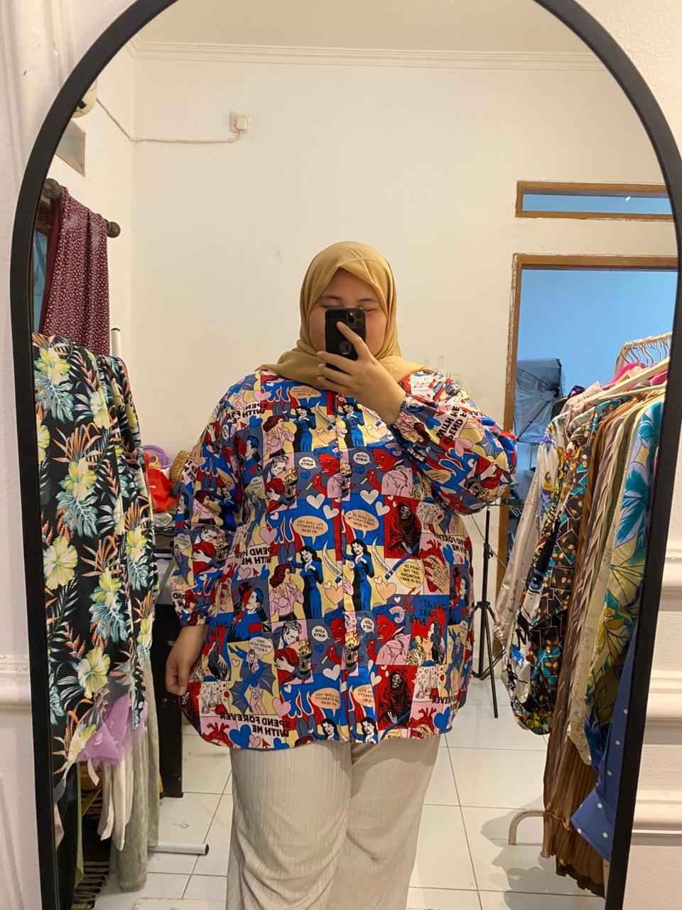 Yomi Official - Kemeja Katun VIP | Comic Adam