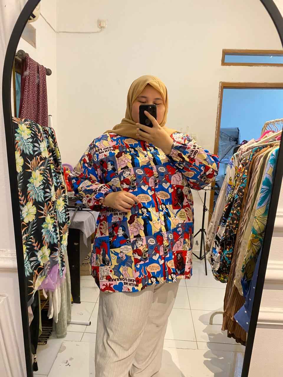 Yomi Official - Kemeja Katun VIP | Comic Adam