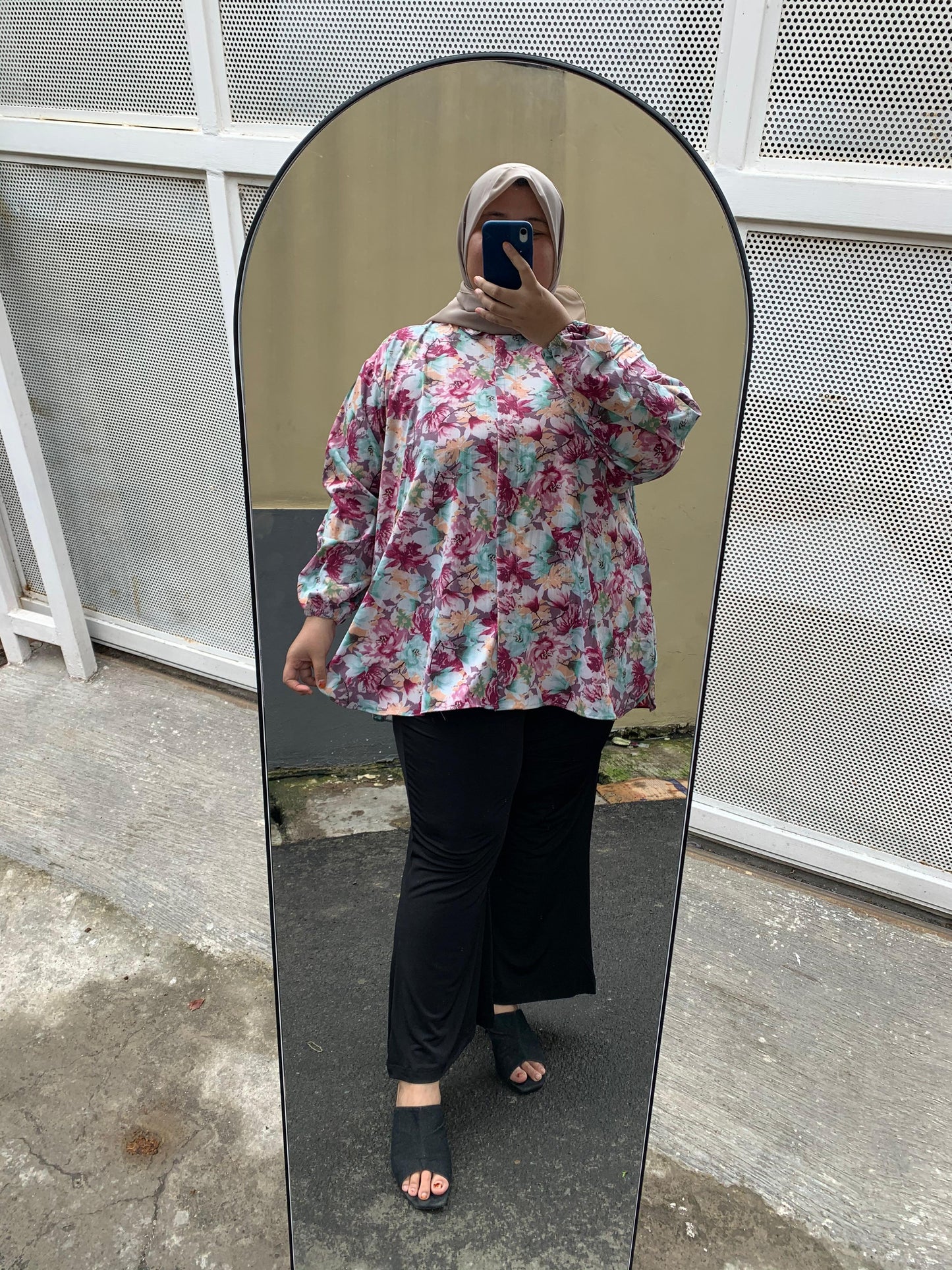 Yomi Official -  Kemeja Vellena | Bunga Ocean