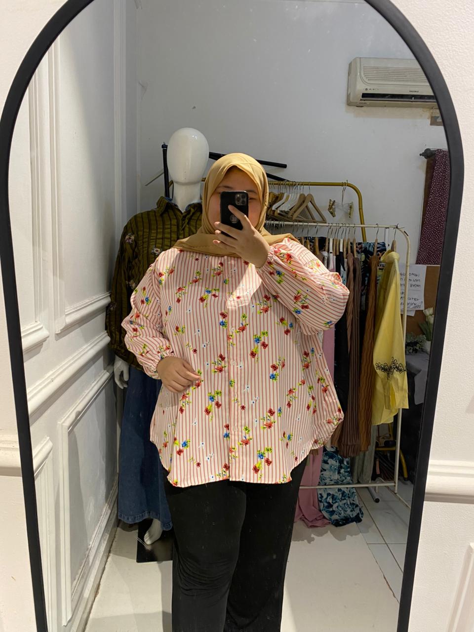 Yomi Official - Kemeja Vellena | Garis Pink Bunga