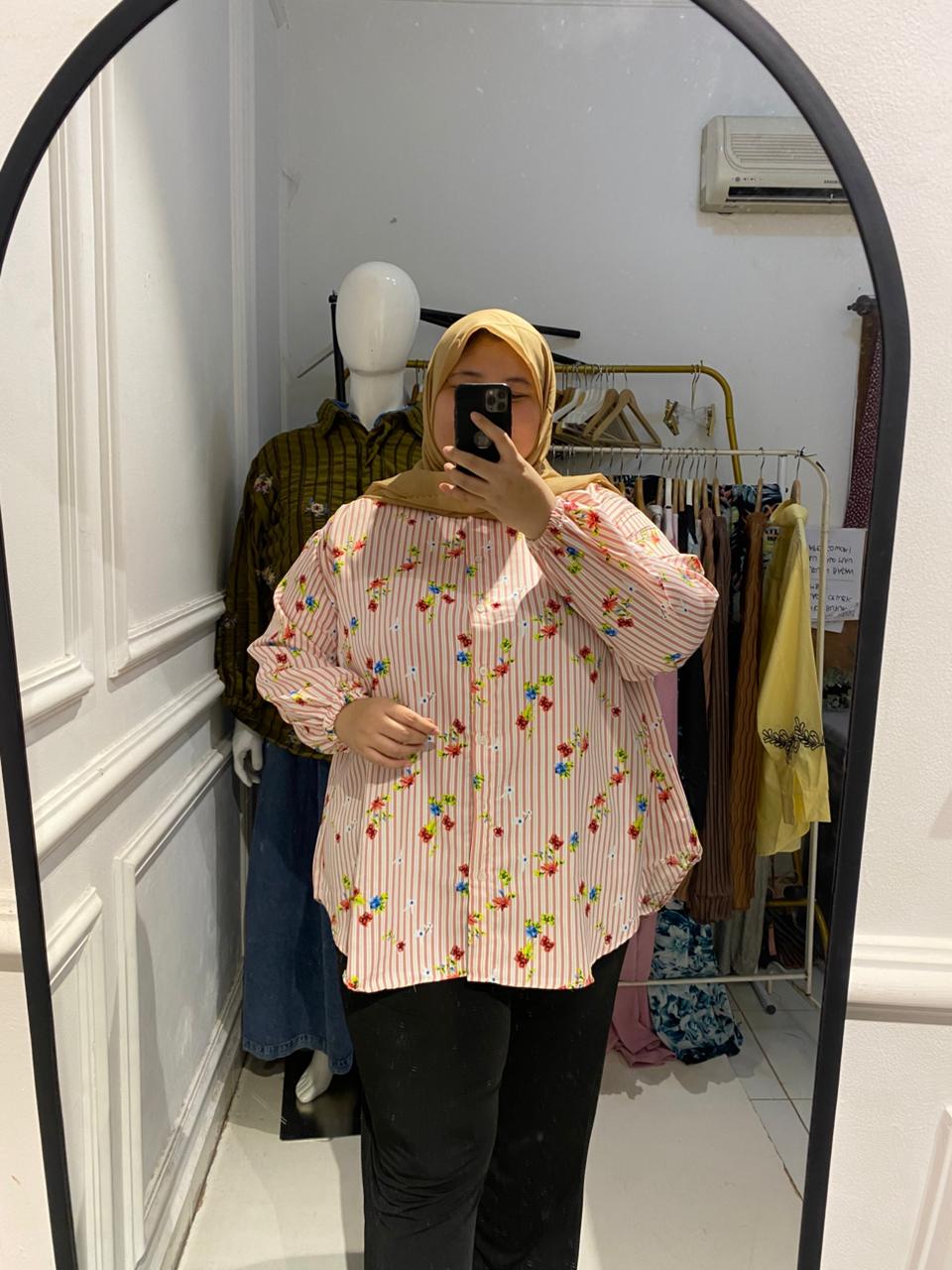 Yomi Official - Kemeja Vellena | Garis Pink Bunga