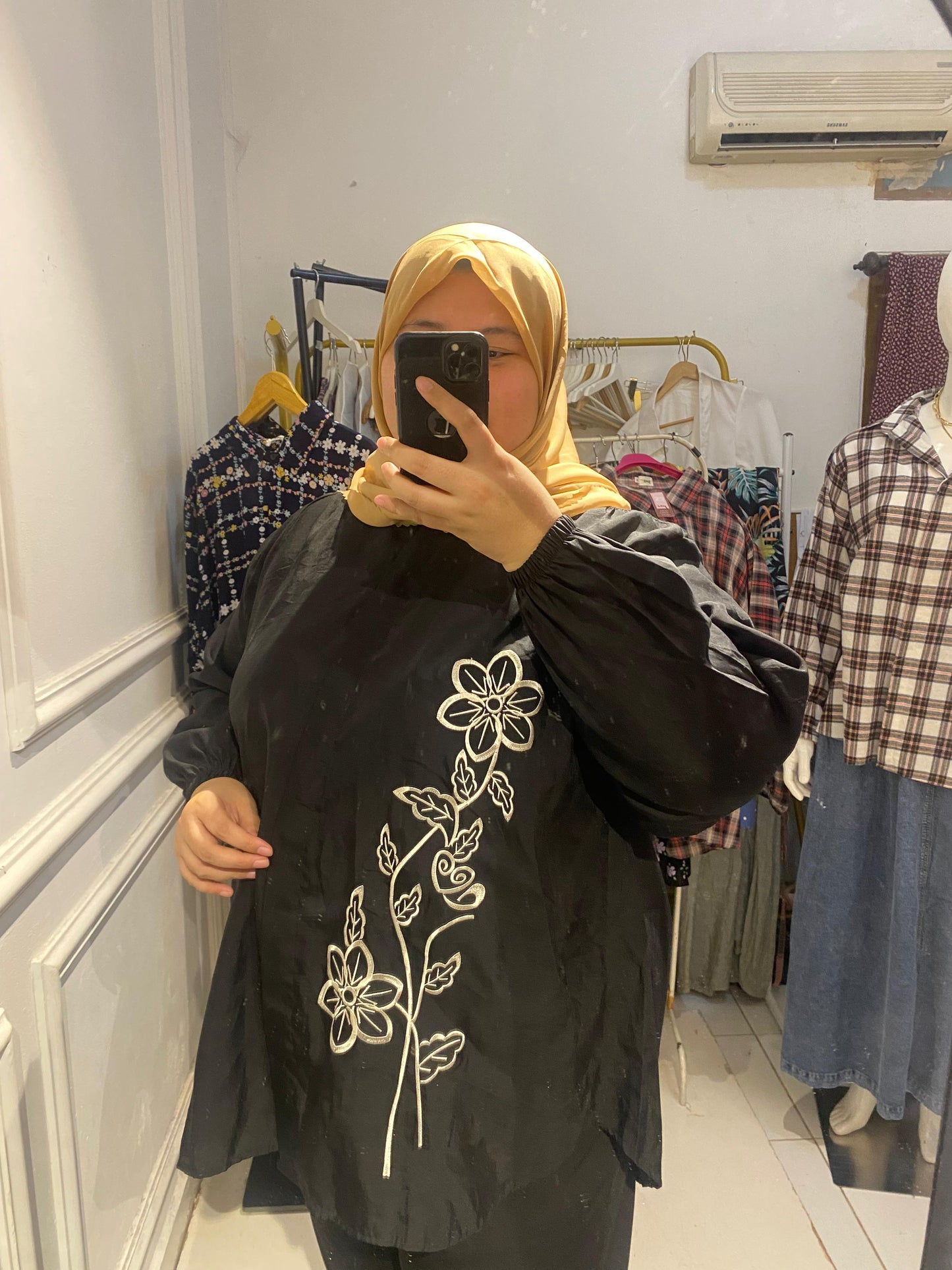 Yomi Official - Kemeja Embroider | Bunga Satu