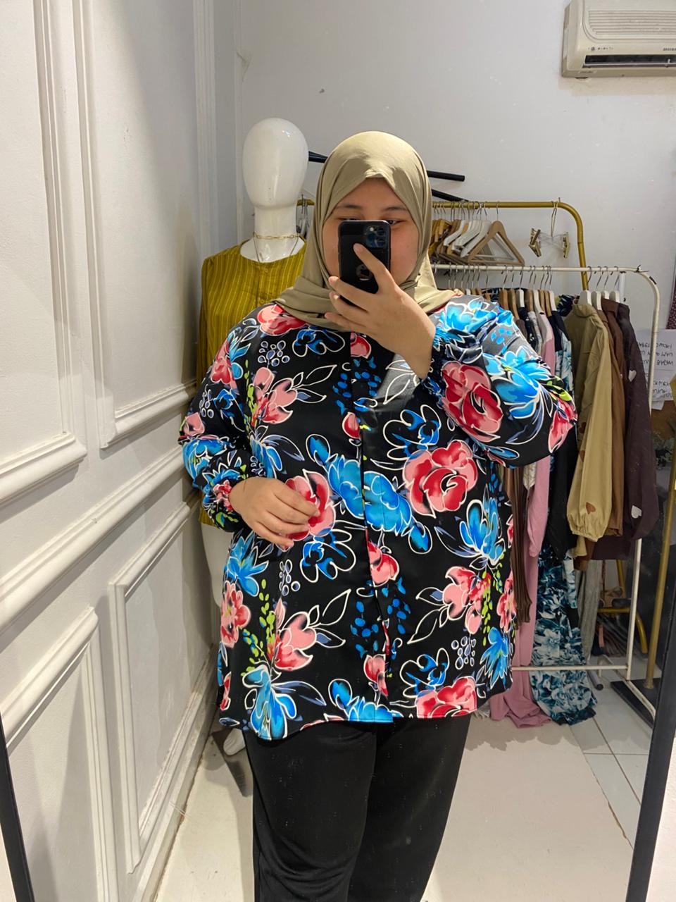 Yomi Official- Kemeja Vellena | Blue Black