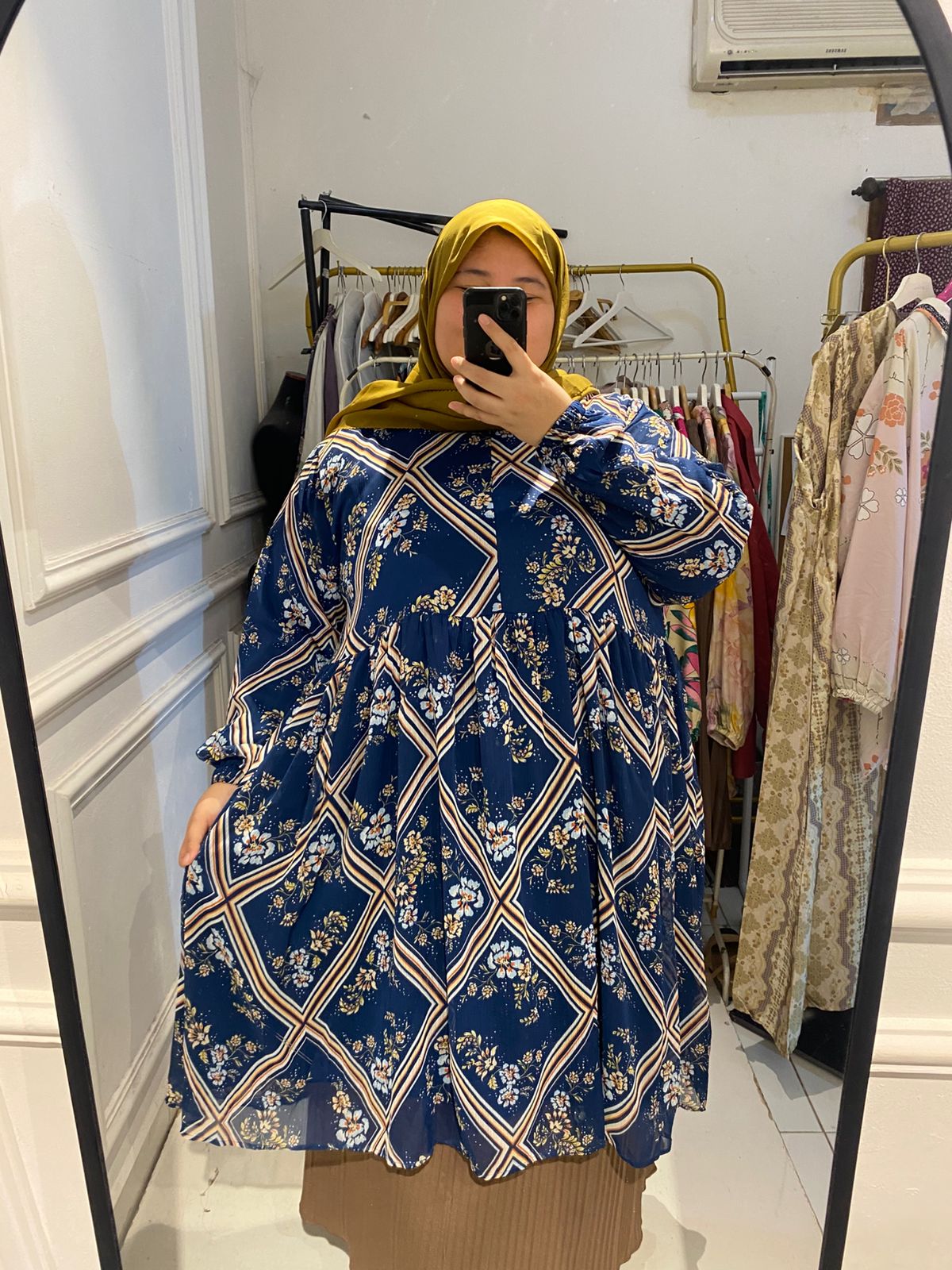 Yomi Official - Tunik Jumbo Furing | Navy Flower Ethnik