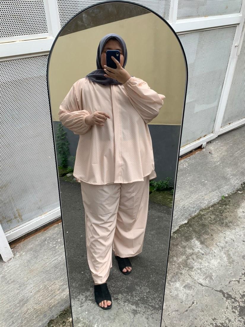One set Jumbo Polkadot Cream