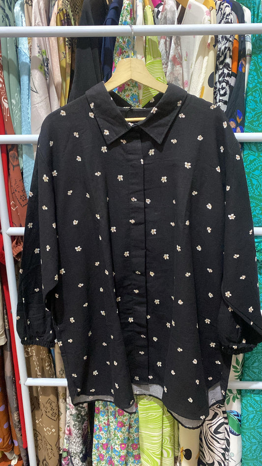 Kemeja Linen Bunga Hitam